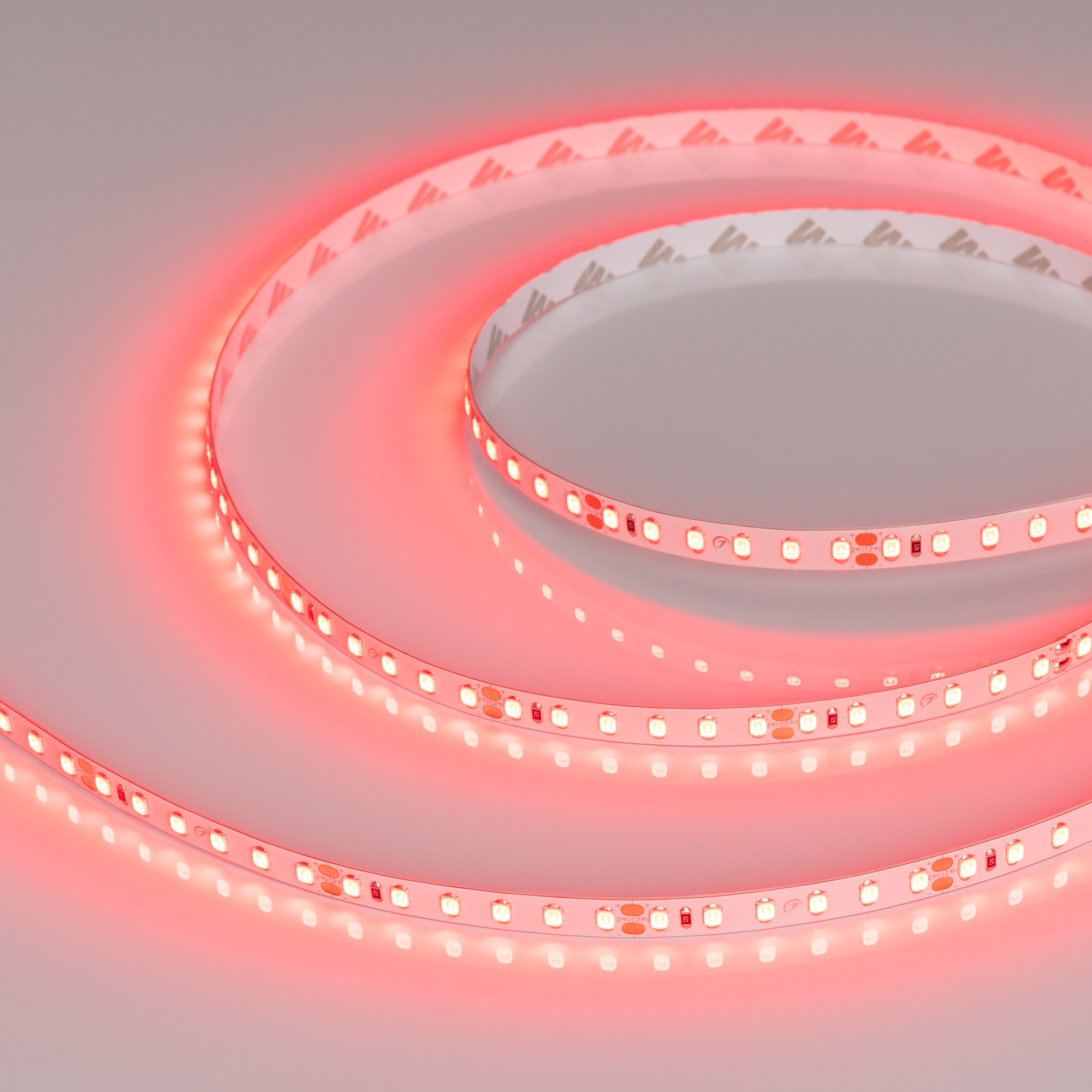 Лента RT-A120-8mm 24V Red (9.6 W/m, IP20, 2835, 5m) 008781(2) - Гибкая лента LUX, светодиоды 2X smd 2835, 120шт/м (600шт на 5м), белая плата 8мм, скотч 3М. Цвет КРАСНЫЙ. Питание 24В, мощность 9,6 Вт/м (48 Вт на 5м), угол 120°. Размеры 5000х8х1,5 мм. Мин.о