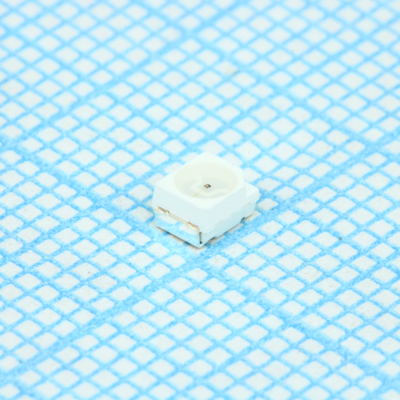 LHYS9553-A02 - Светодиод smd 3,5х2,8мм/желтый/588нм/36-120мкд/прозрачный/120°