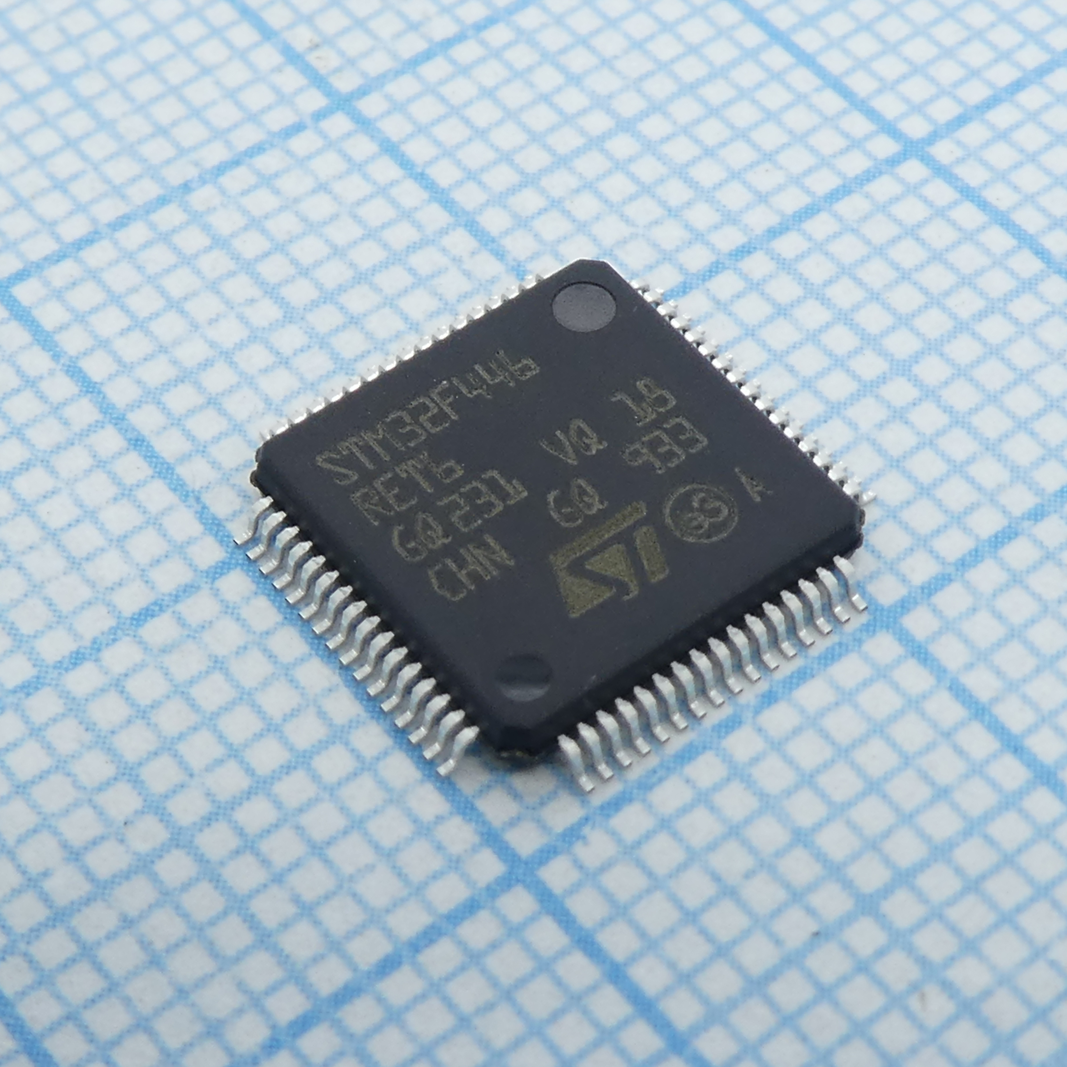 STM32F446RET6 - Микроконтроллер STM 32-бит ядро ARM Cortex M4 RISC 512кБ Флэш-память 2.5В/3.3В медицинского применения 64-Pin LQFP лоток