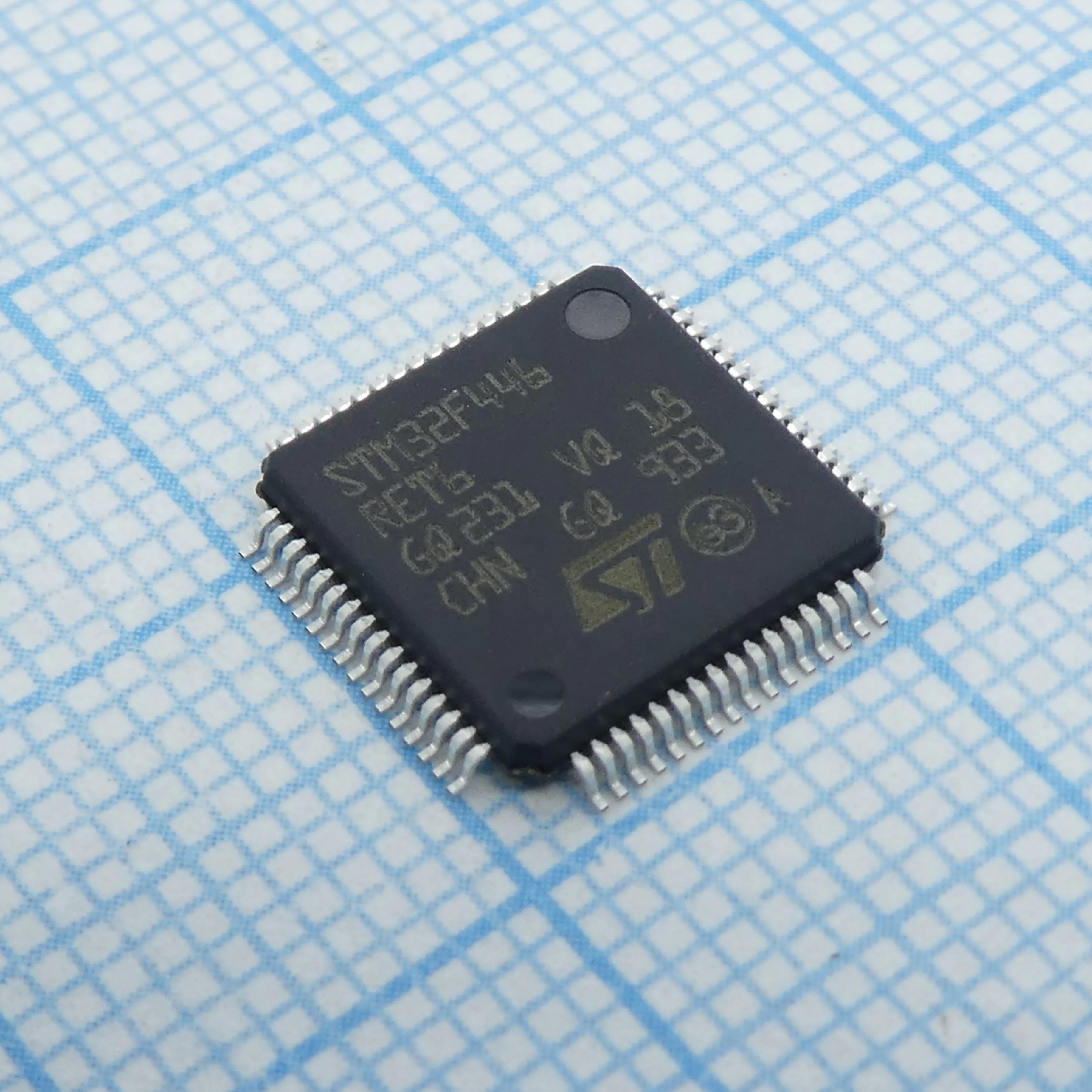 STM32F446RET6 - Микроконтроллер STM 32-бит ядро ARM Cortex M4 RISC 512кБ Флэш-память 2.5В/3.3В медицинского применения 64-Pin LQFP лоток