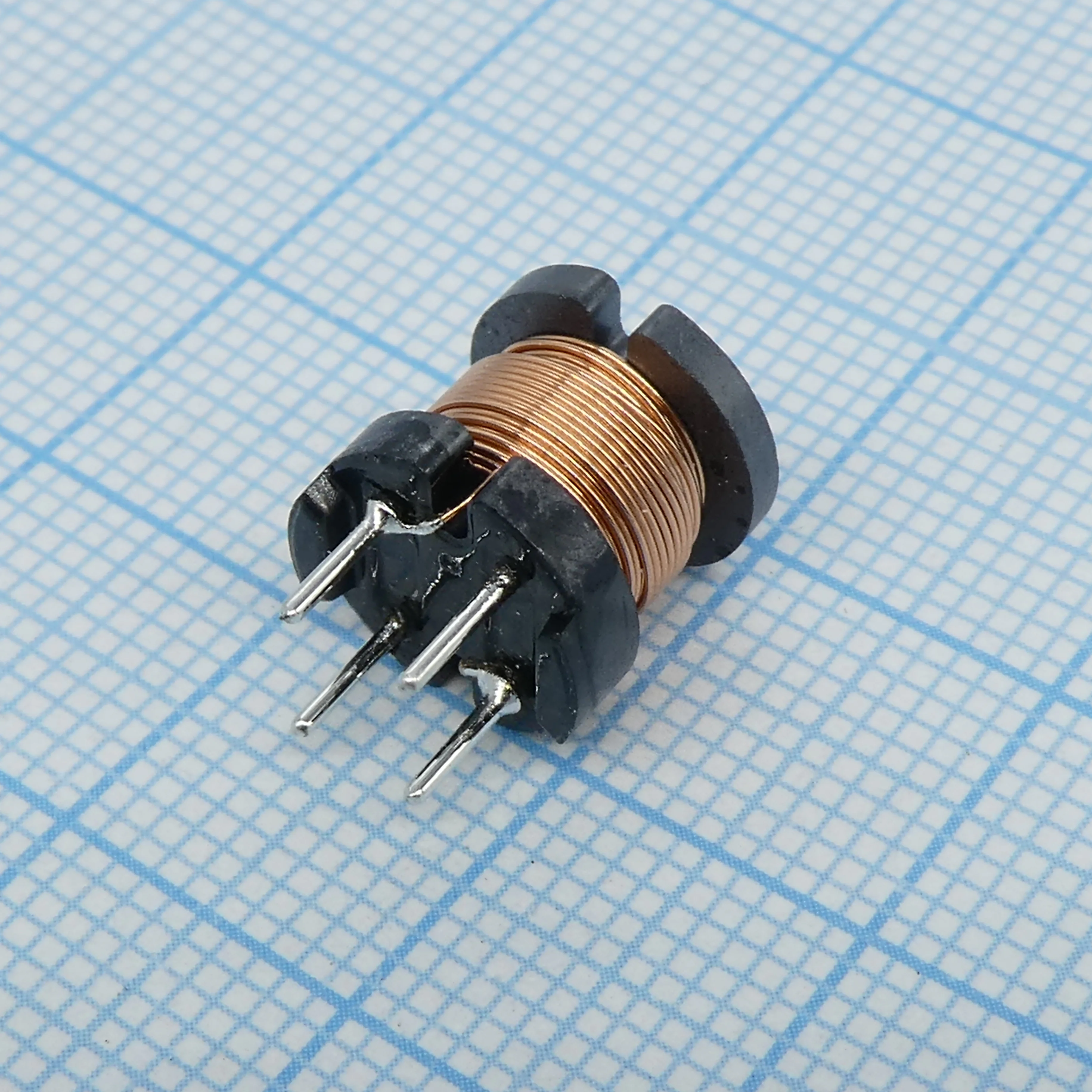RCH110NP-681K - Силовая индуктивность 680uH ±10% 0.65A 1.1Om радиальная без магнитного экрана
