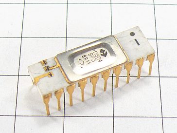 Микросхема М1804ВР3