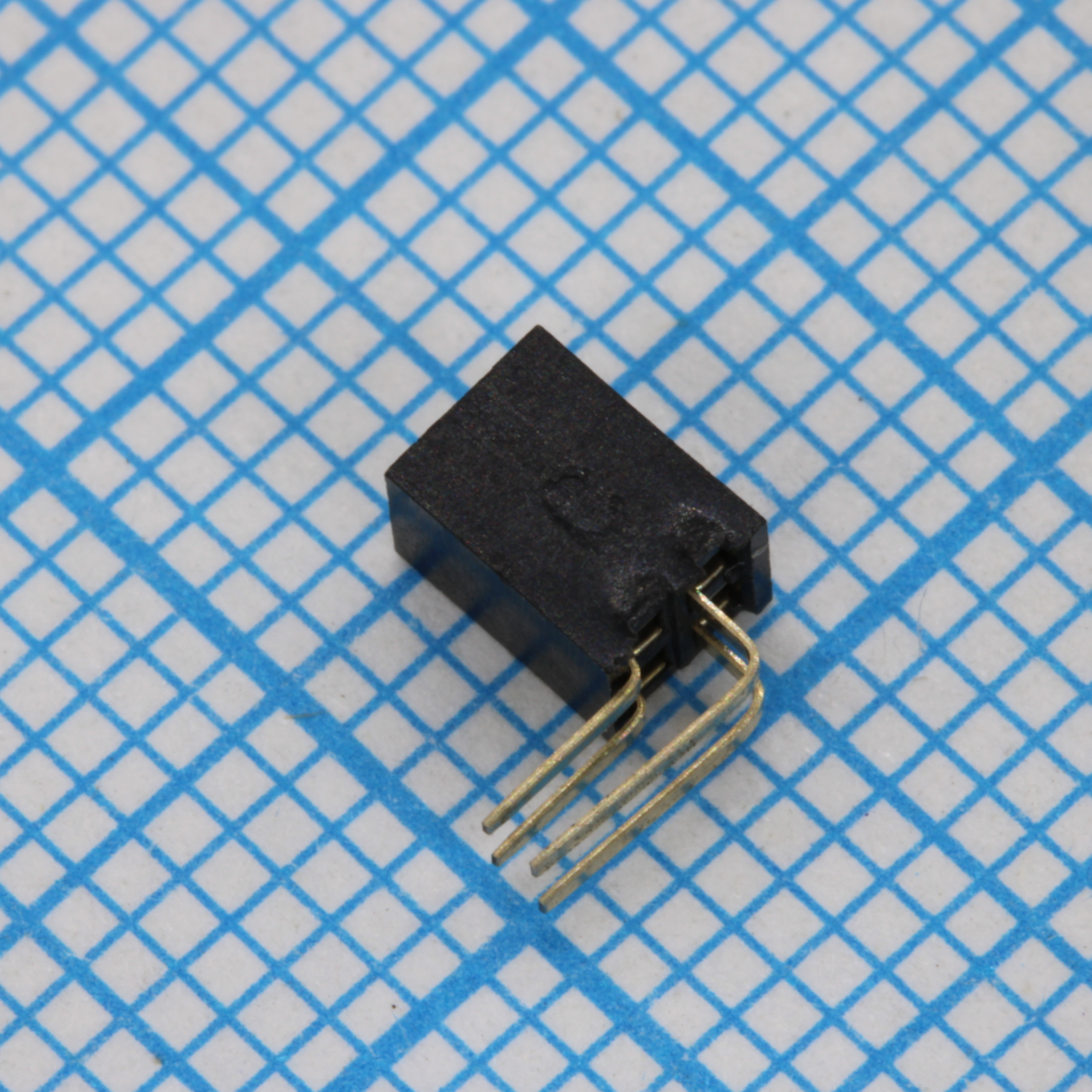 DS1065-14-2X2S8BR - Гнездо на плату 2х2 контакта, шаг 1.27мм, высота 3.0мм, монтаж в отверстие