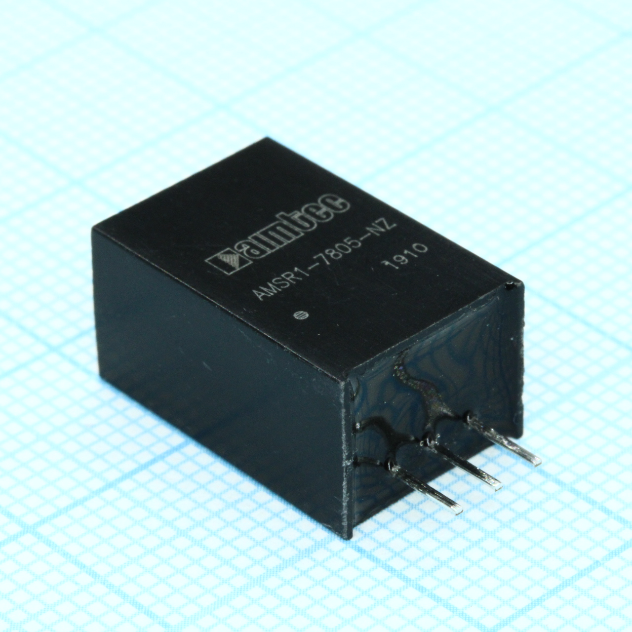 AMSR1-7805-NZ - Преобразователь DC/DC импульсный стабилизатор (аналог линейных регуляторов КРЕН и 78xx), 5Вт, без гальванической развязки, вход 6,5…32В, выход 5В/1А, SIP3, 11,5x8,9x17,5мм, -40…+71°С