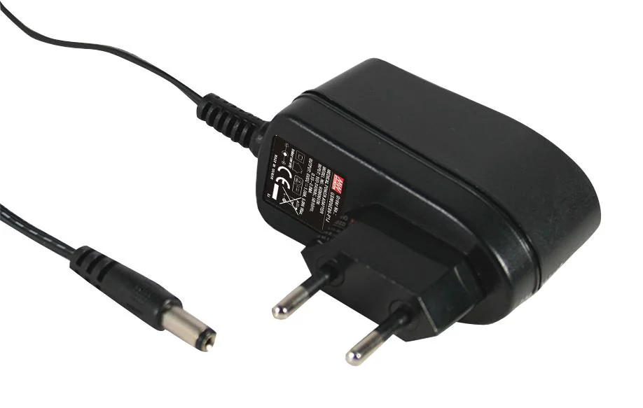 GSM06E24-P1J - AC-DC, 6Вт, сетевой адаптер, выход 24В/0.25А, вход 85...264В AC, 47...63 Гц, 32x66x42.5мм, 0...+50°C, для медицинского применения