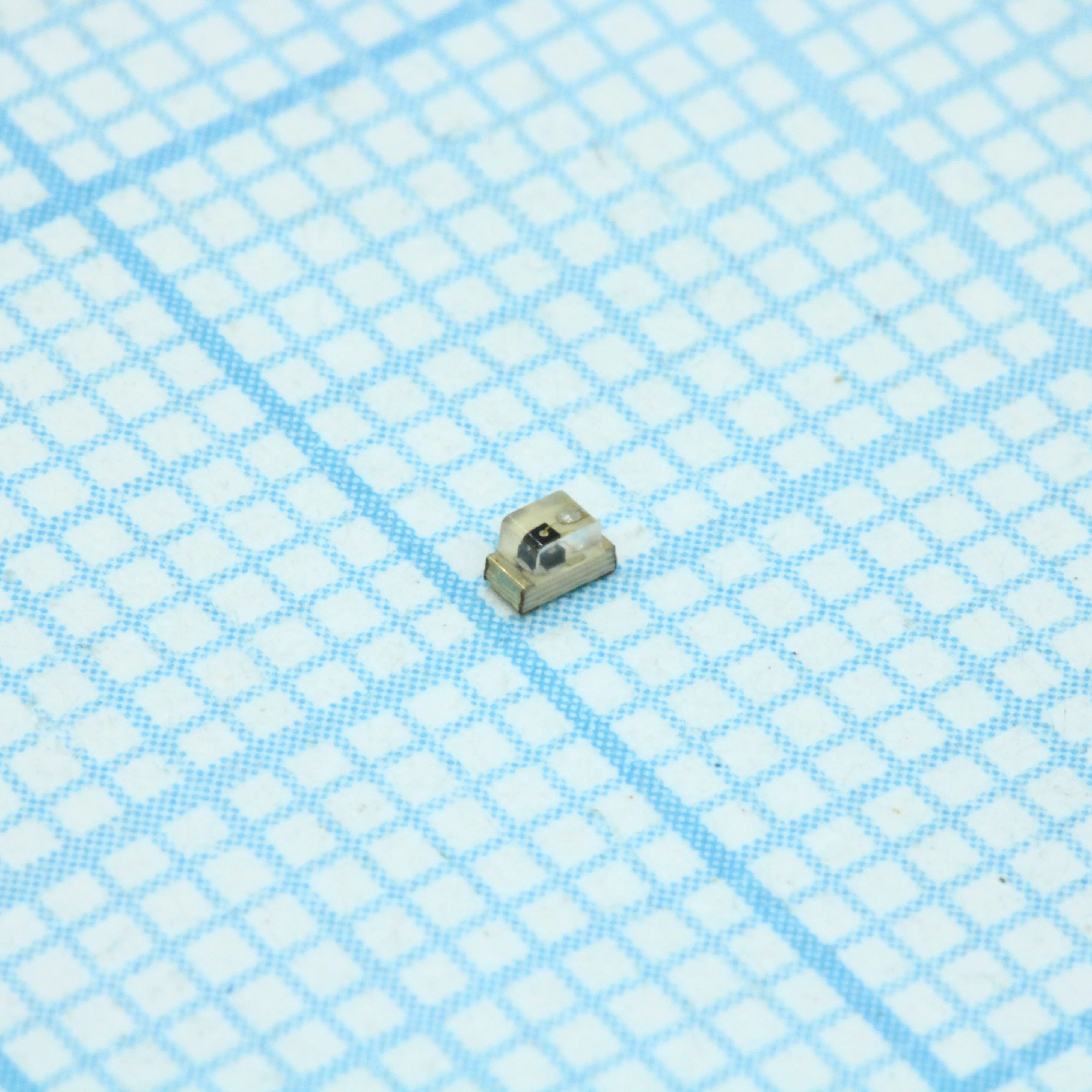 KP-1608SF4C - Инфракрасный светодиод smd 1,6х0,8мм 880нм прозрачный 120°