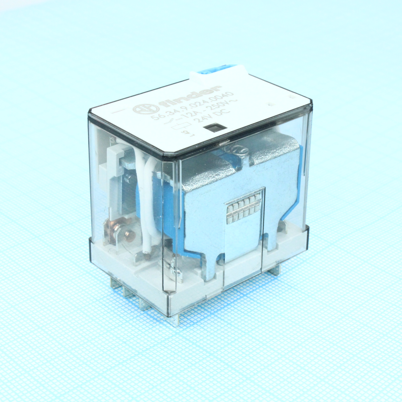 56.34.9.024.0040 - Миниатюрное силовое электромеханическое реле; монтаж в розетку или наконечники Faston (4.8х0.5мм); 4CO 12A; контакты AgNi; катушка 24В DC; степень защиты RTI; опции: кнопка тест + мех.индикатор
