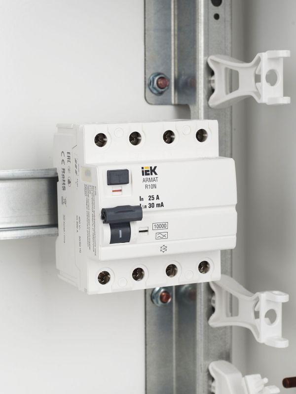 Выключатель дифференциального тока (УЗО) 4п 25А 30мА тип A ВДТ R10N ARMAT AR-R10N-4-025A030