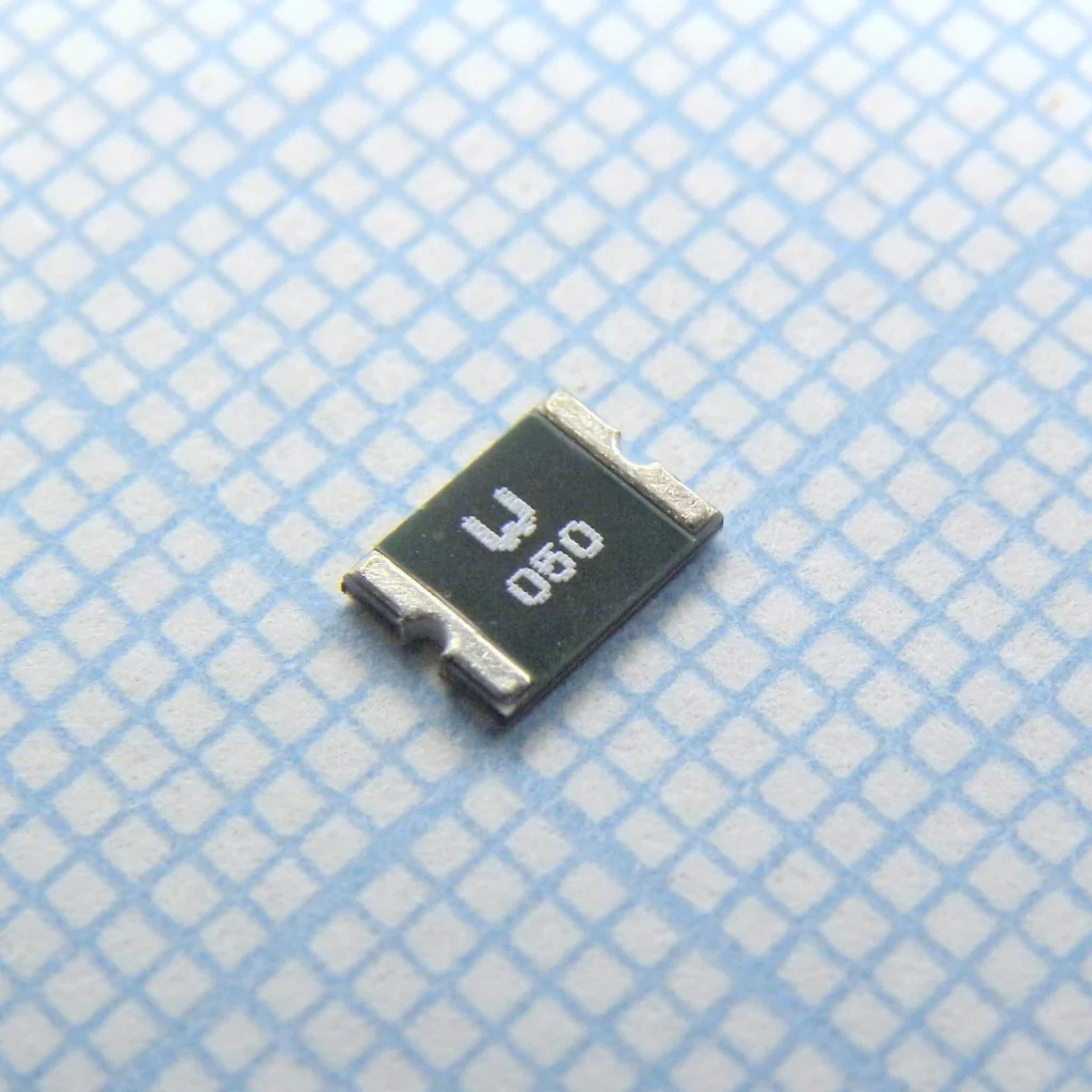 LP-MSM050-2 - Самовосстанавливающийся предохранитель PTC 0.5A(hold) 1A(trip) 15V 40A 1W 0.15s 0.15Ohm SMD Solder Pad 1812 T/R