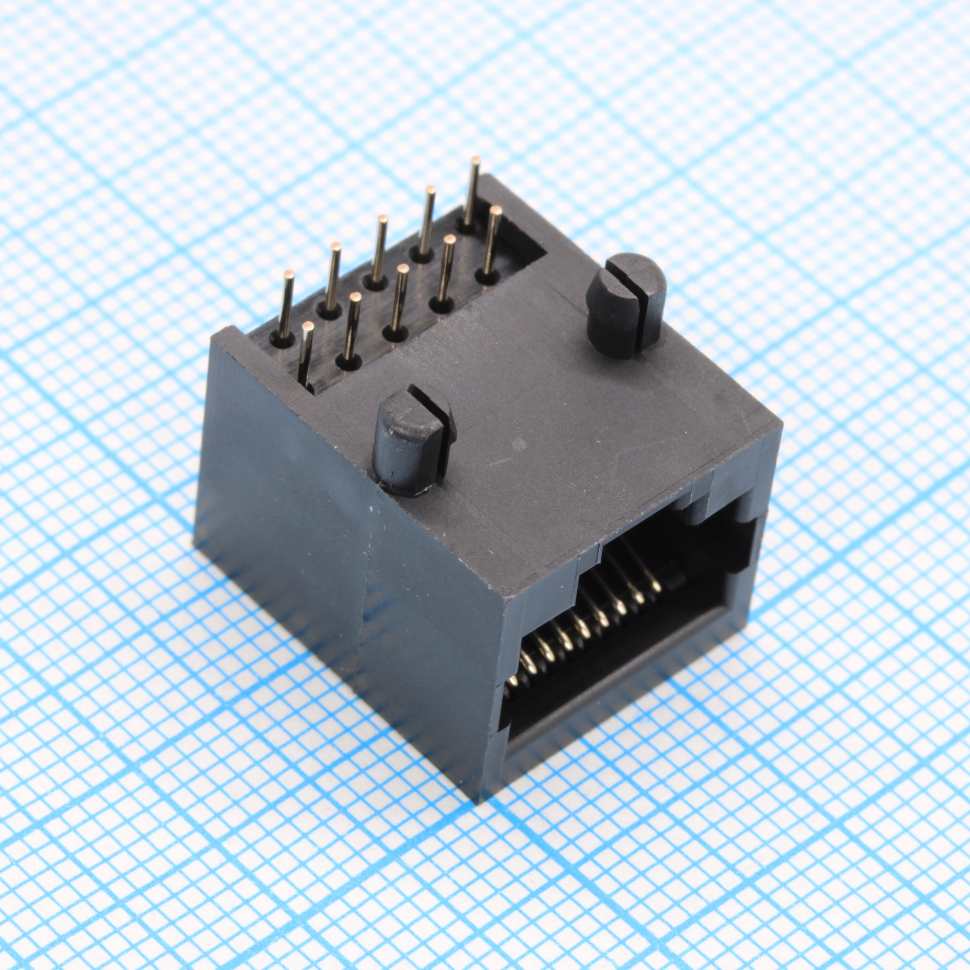 DS1135-S100BPX - Розетка 10P10C (RJ45) на плату угловая, с ушами, цвет черный