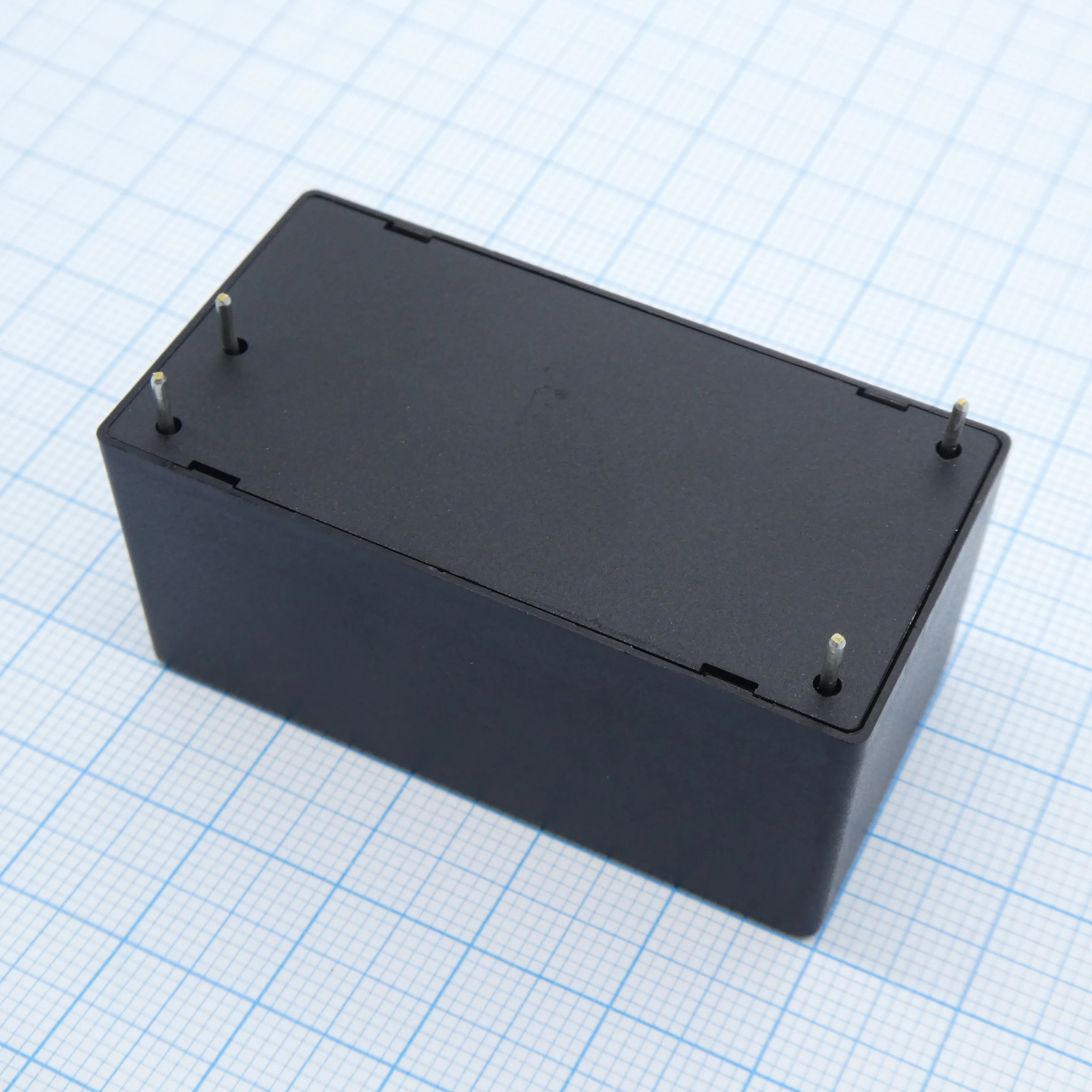 IRM-15-24 - AC-DC, 15.12 Вт, вход 85...264В AC 47...440 Гц, 120...370B DC, выход 24В/0.63А, изоляция 3000В AC, в корпусе на плату 52.4x27x24мм, -30...+70°C