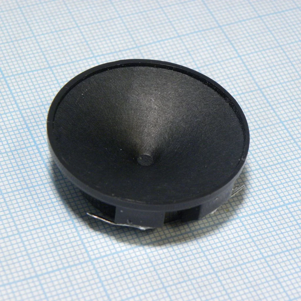 W-08A - от 95db (на 20kHz) до 90db (на 40kHz)/2.83v/4...50kHz  d=37.8