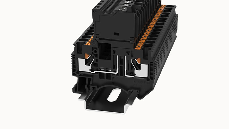 Клемма пред. со светодиод. DS4-HE-LD24-01P-13 - Предохранительная клемма, со светодиодом LED 24V, тип фиксации провода: Push-in, номинальное сечение: 4 мм кв., 6,3A, 24V, ширина: 6,2 мм, цвет: черный, тип монтажа: DIN35