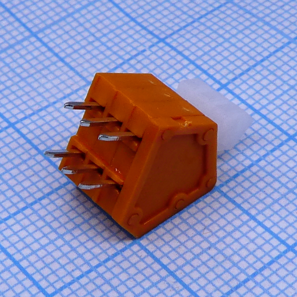 DG240-2.54-03P-15-00A(H) - Пружинный клеммник на плату 3 контакта шаг 2.54мм оранжевый