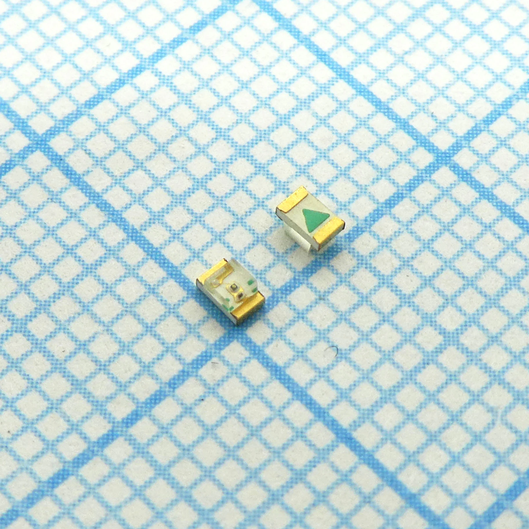 KPT-2012SECK - Светодиод smd 2х1,25мм/оранжевый/601нм/40-160мкд/прозрачный/120°