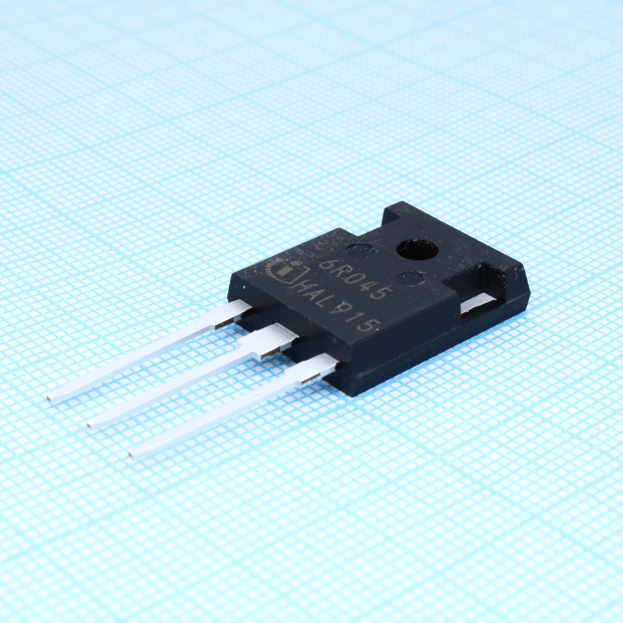 IPW60R045CPFKSA1 - Транзистор полевой MOSFET N-канальный 650В 60А 3-Pin(3+Tab) TO-247 туба