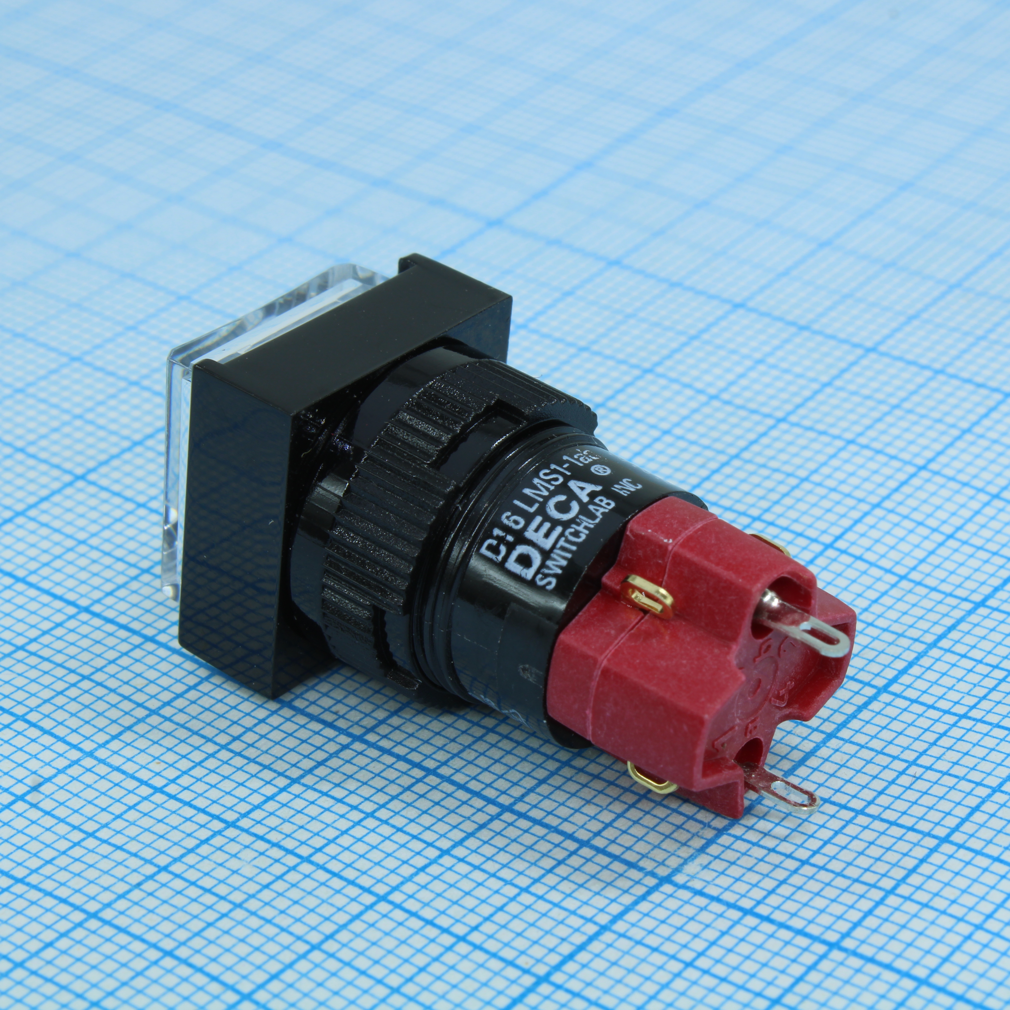 D16LMS1-1ABKW - D16LMS1-1ABKW, Переключатель кнопочный без фиксации 250В/5А LED подсветка 24В