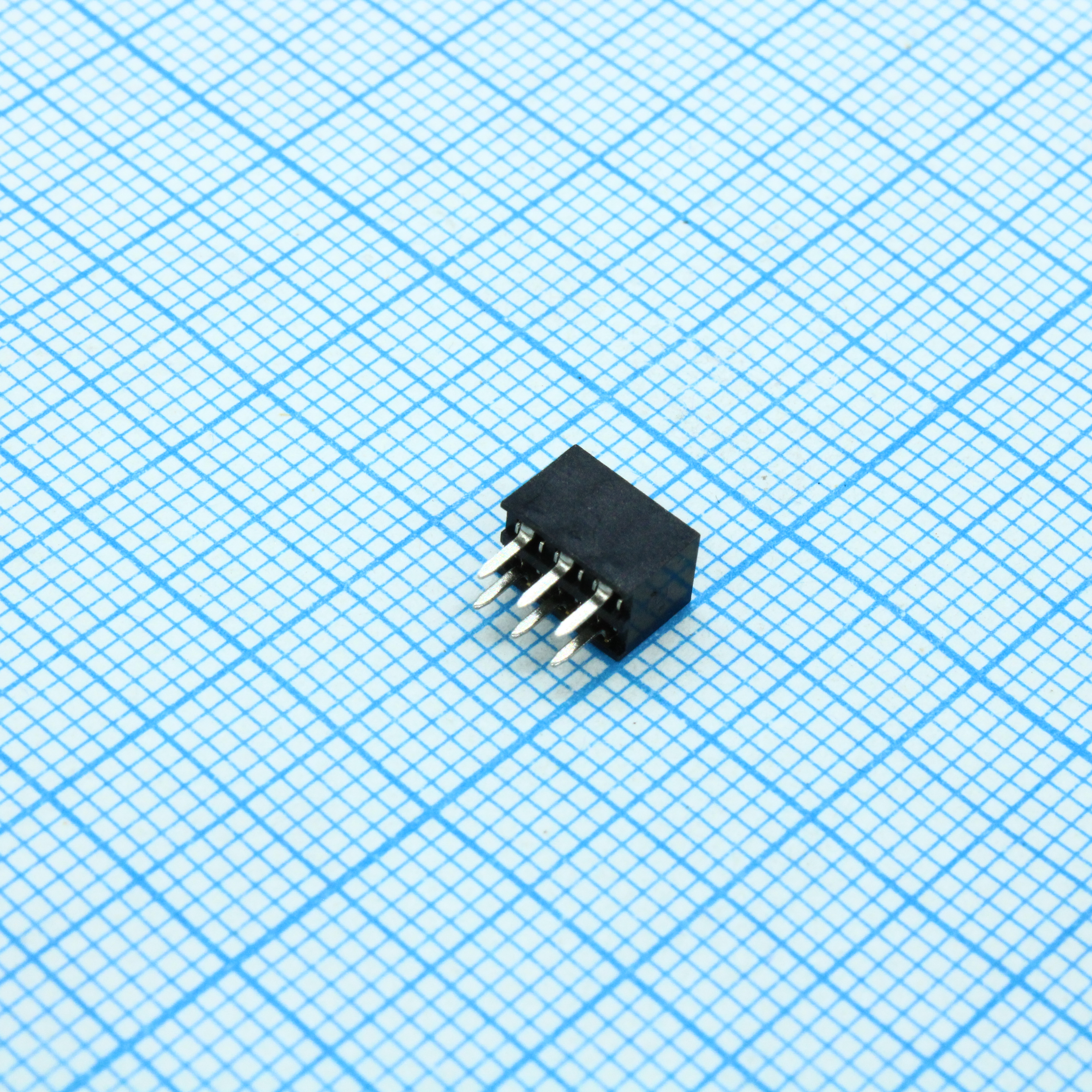 DS1026-06-2X3S8BV - Гнездо на плату 2x3 конт., шаг 2.00мм, высота 4.3мм ширина 4.1мм, позолоч.