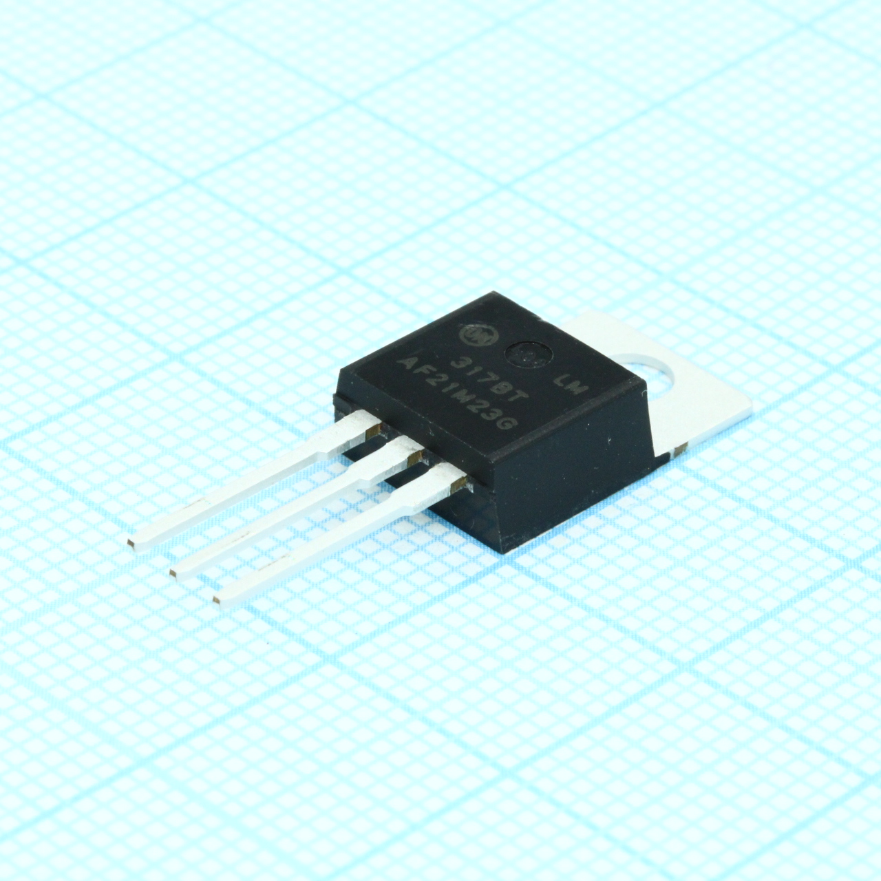 LM317BTG - Регулируемый стабилизатор с низким падением напряжения положительной полярности,  1.2...37В,  0.4А 3-Pin(3+Tab) TO-220 туба