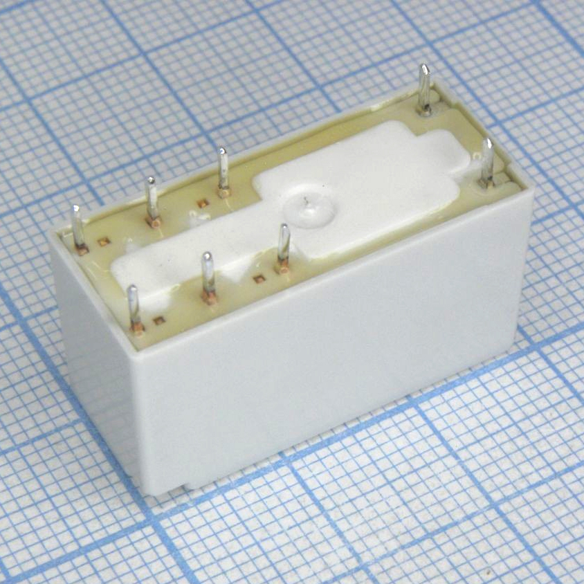 41.52.9.024.0010 - Низкопрофильное миниатюрное электромеханическое реле; монтаж на печатную плату; выводы с шагом 5мм; 2CO 8A; Контакты AgNi; катушка 24В DС; степень защиты RTII