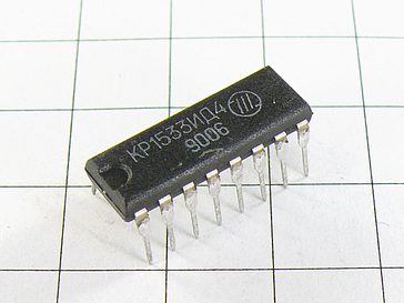 Микросхема КР1533ИД4