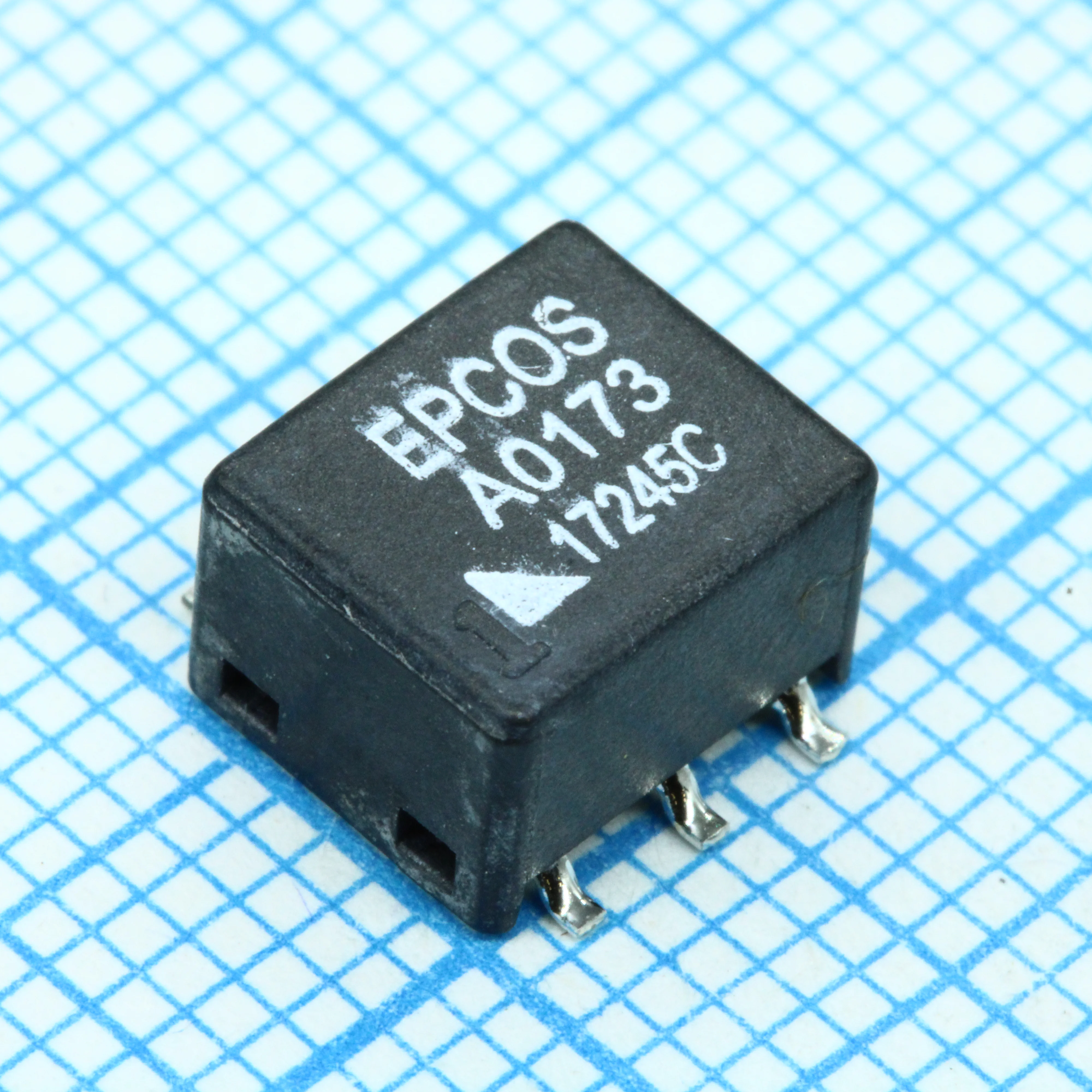 B82805A0173A250 - Трансформатор импульсный 1:1:2.6:2.6 500В переменного тока  6 выводов  Gull Wing  для поверхностного монтажа