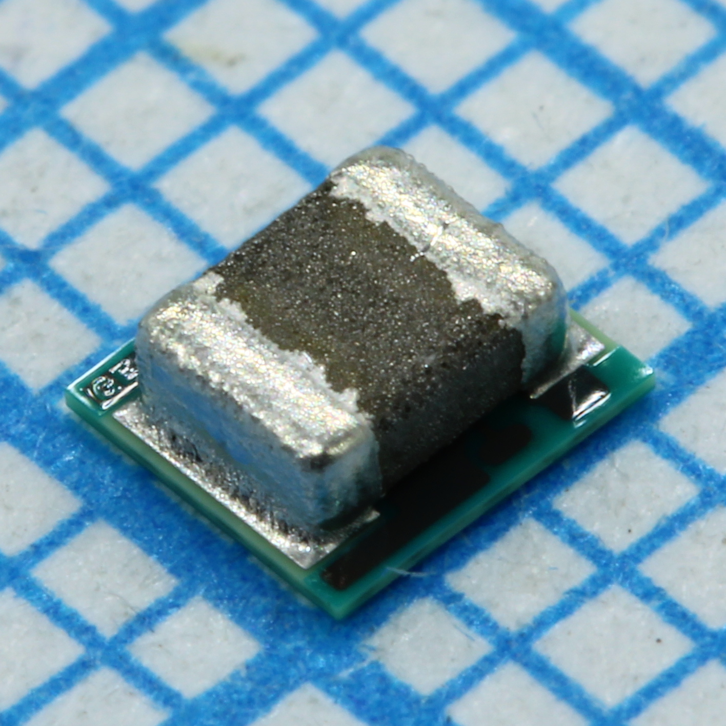 TPS82085SILR - Преобразователь DC-DC один выход 0.8В...6В 3A 8-Pin uSIP SMD EP лента на катушке