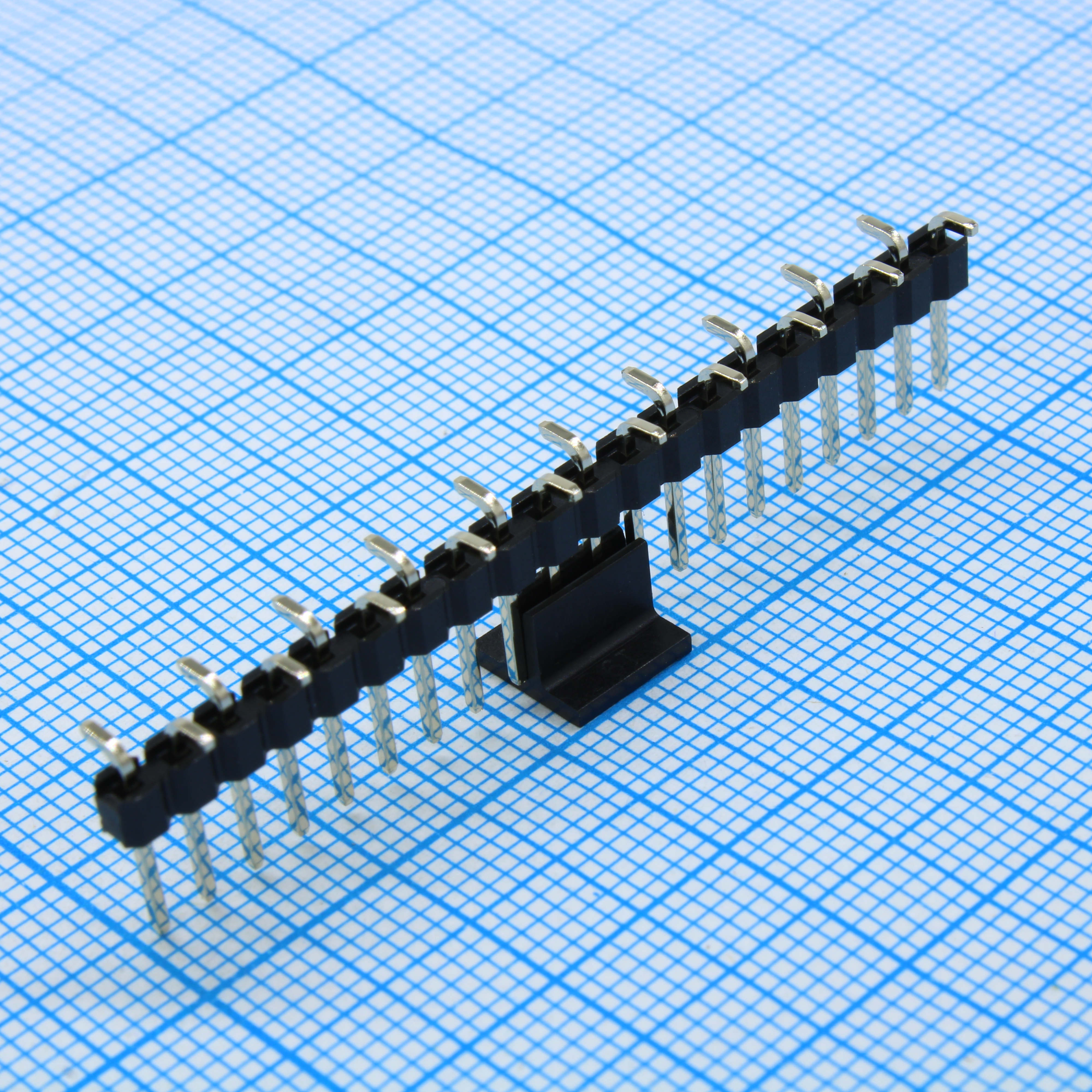 DS1022-1X20MBF17SR-B - Соединитель штыревой, вилка на плату однорядная угловая 1x16 контактов шаг 2.54мм