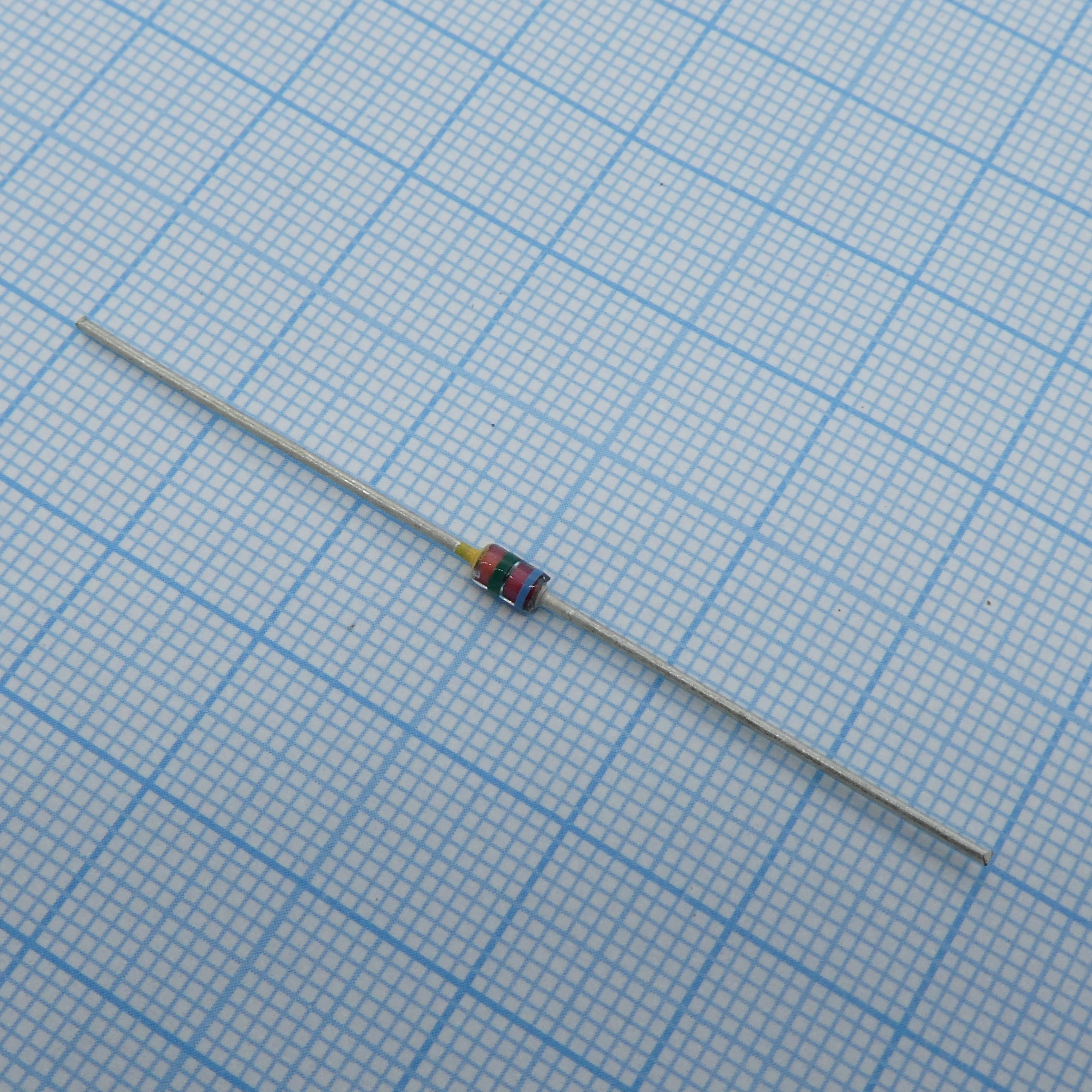 КС518А1 - Стабилитрон Р=0.128Вт U=18В при Iст=5мА корпус-стекло