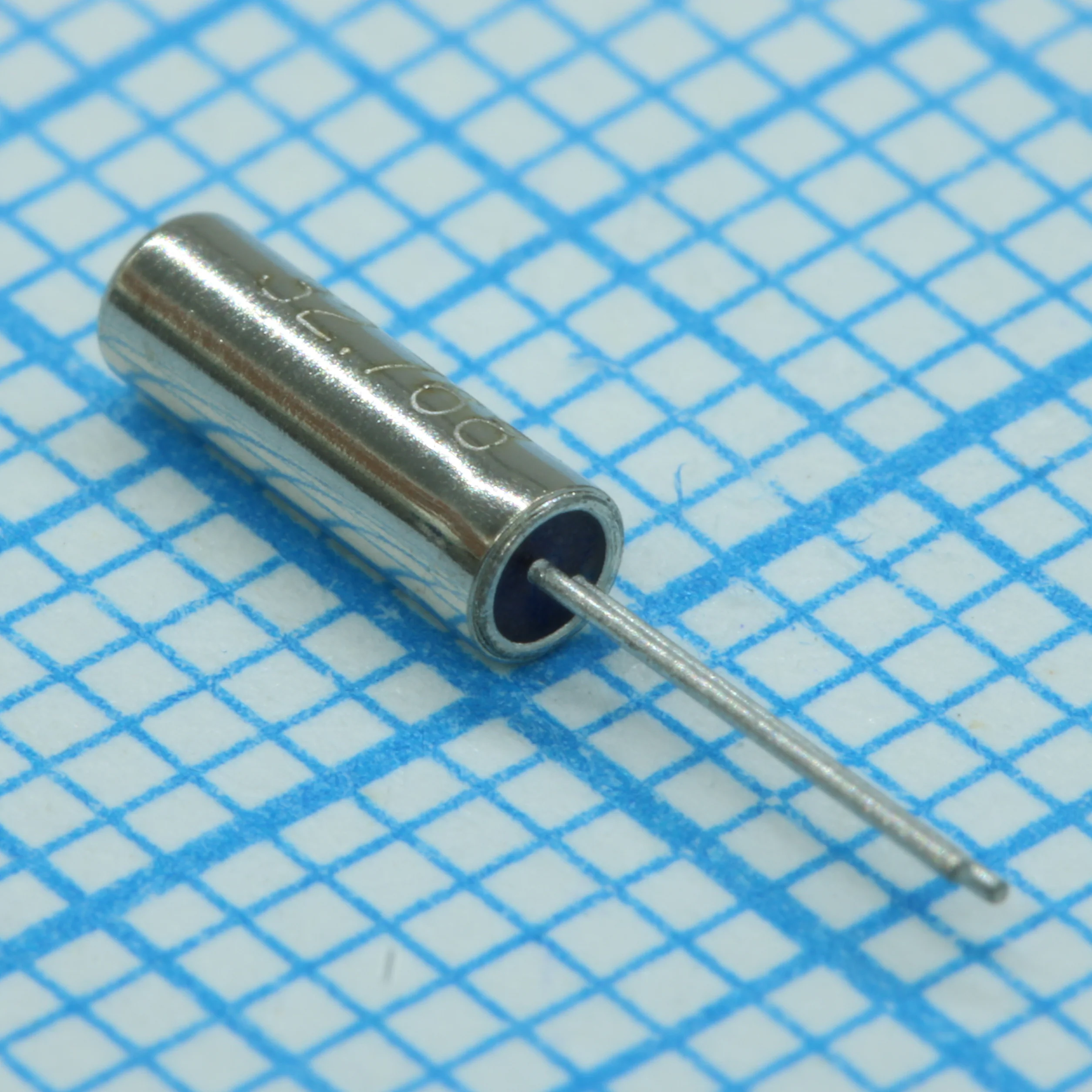 WTL2X85587FO - Резонатор кварцевый 32.768кГц 20ppm, 12.5пФ, корпус SD-26, -20...+60°C