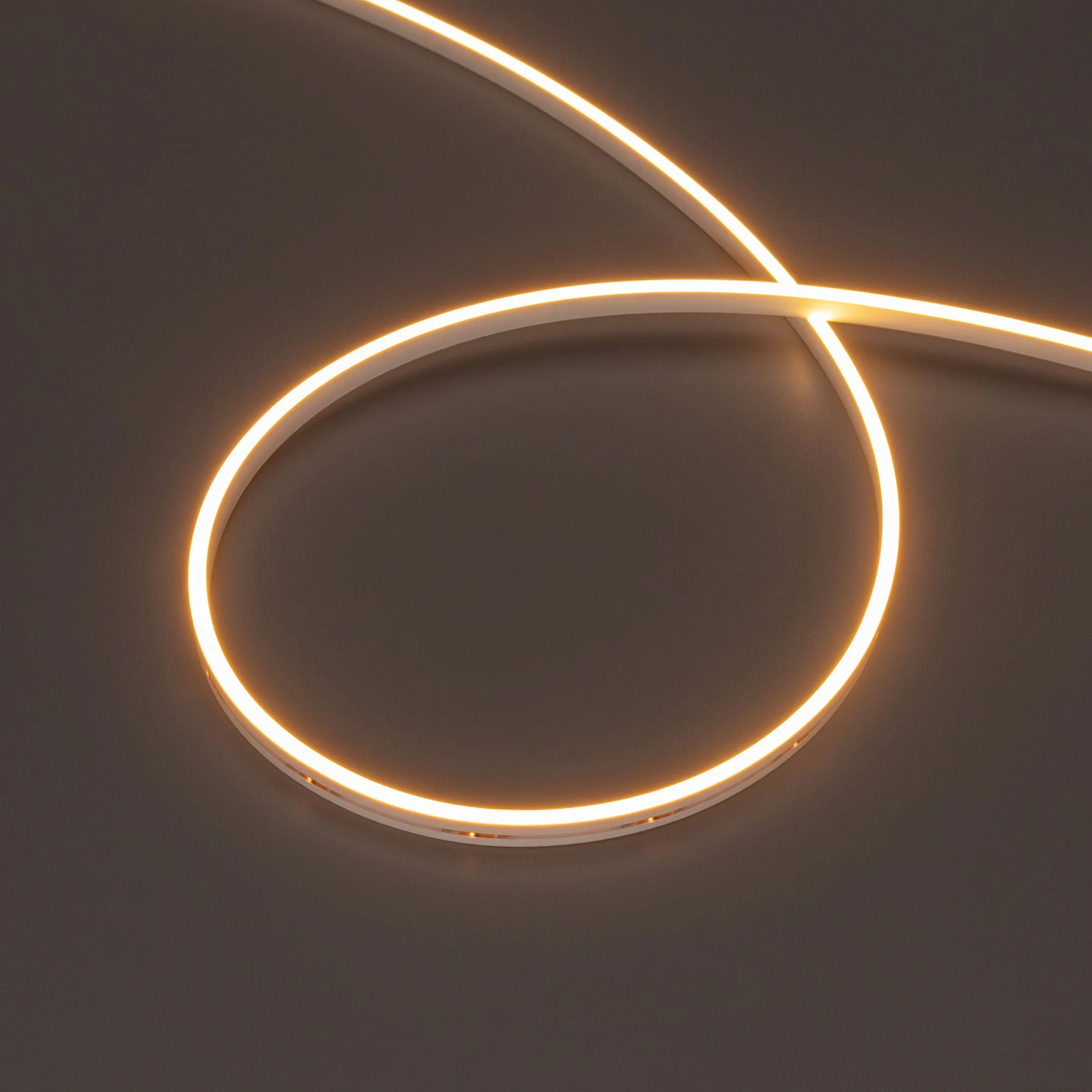 Лента герметичная MOONLIGHT-SIDE-M196-03x06mm 24V Warm2300 (7.2 W/m, IP54, 2216, 5m, wire x2) 039568 - Гибкая герметичная лента (неон серии MOONLIGHT), сечение 3х6 мм. Светодиоды SMD 2216 196 шт/м. Цвет свечения ТЁПЛЫЙ (2300 К), индекс цветопередачи CRI>9