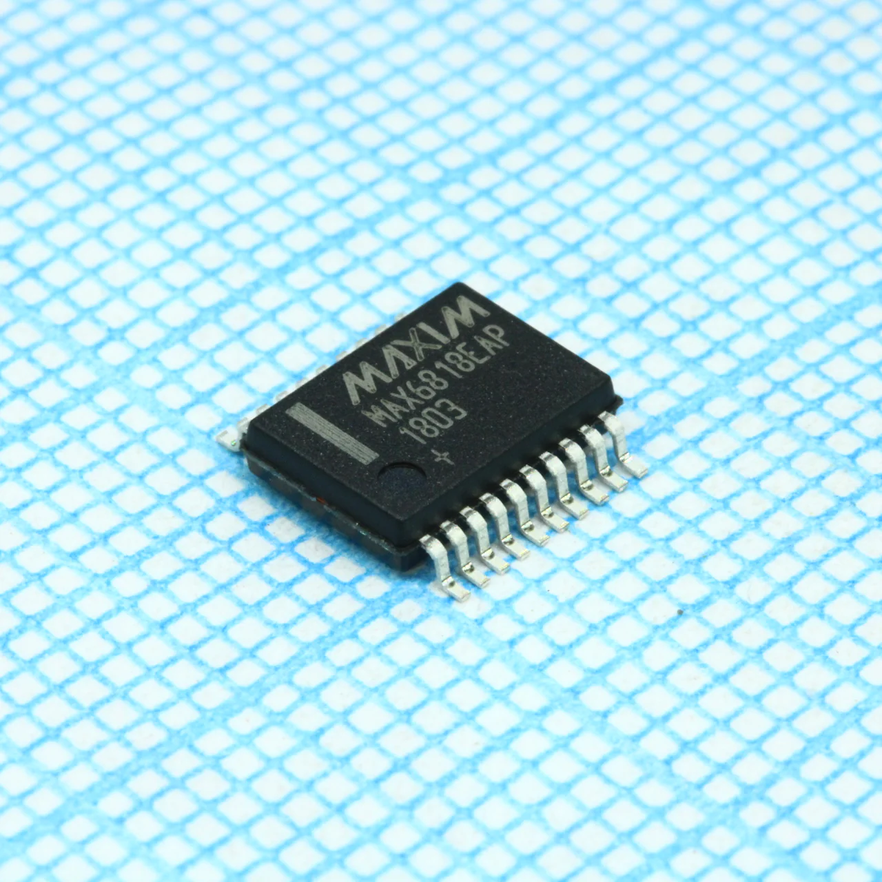 MAX6818EAP+T - Восьмиканальный ключ-подавитель дребезга