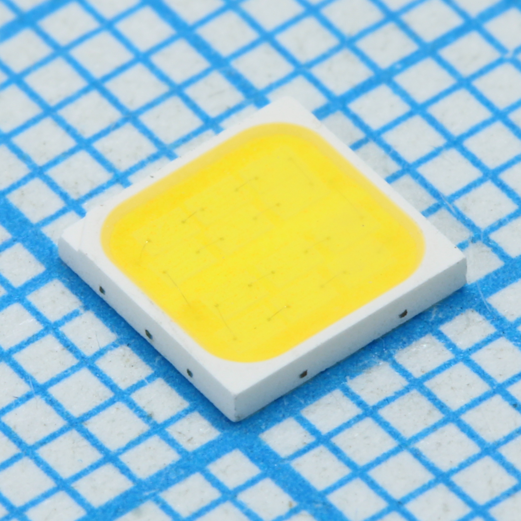 HL-EMC-5050F40W-B4C2-S1-HR1-F-P6 (5000K) - Светодиод smd 5х5мм/белый/5000К/ 6,3v/ 780Лм @640mA/ Ifmax=800mA/ CRI70/ 120°
