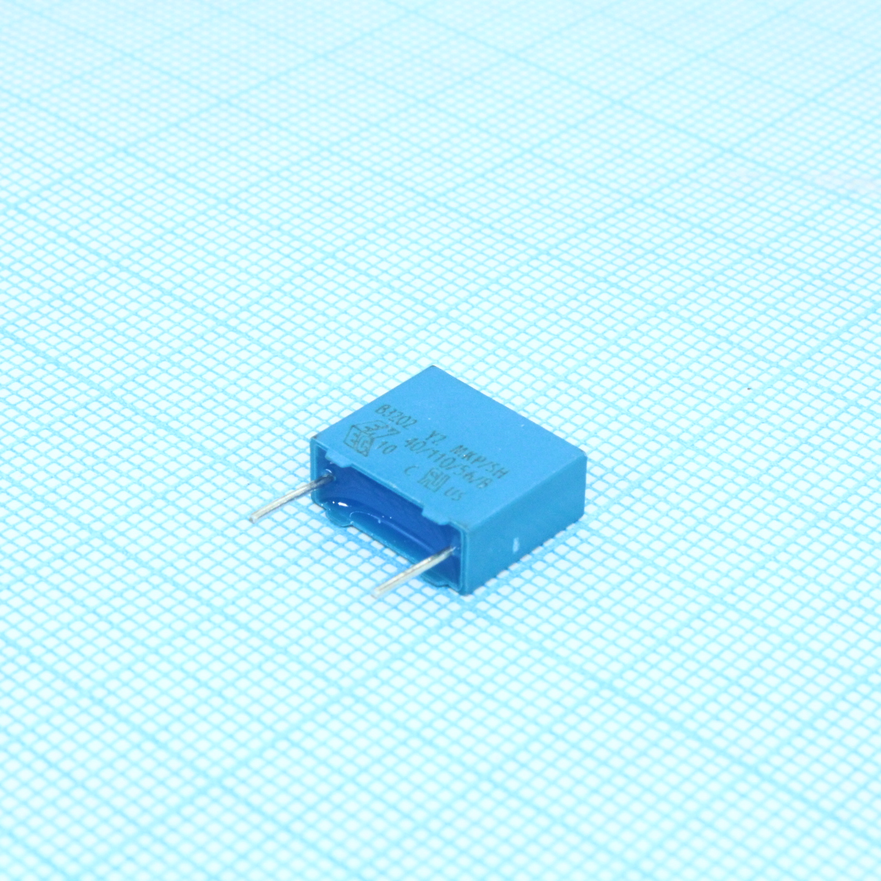 B32021A3472K - Конденсатор помехоподавляющий Y2 4700пФ 300VAC PP ±10% (13 X 5 X 11мм) радиальные выводы шаг 10мм прямоугольный корпус