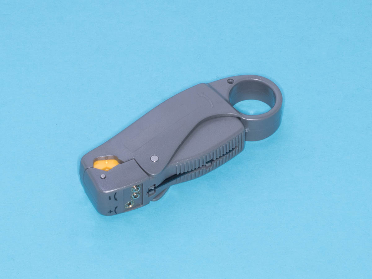HT-322 - Инструмент для зачистки коаксиального кабеля RG-58,59,6