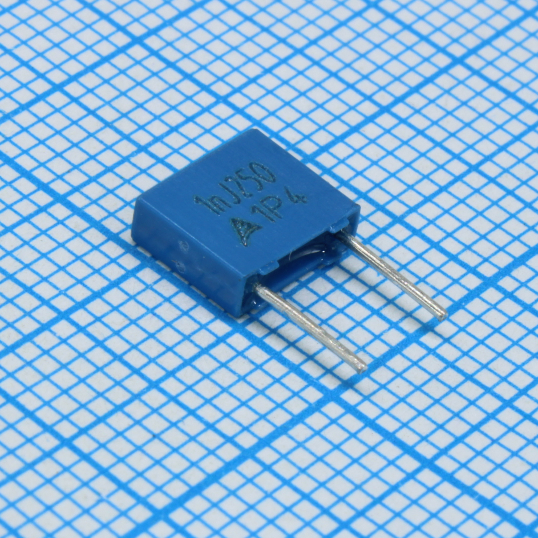 B32529C3102J - Конденсатор металлоплёночный полиэтилентерефталатный 1000пФ 250В ±5% шаг выводов 5мм