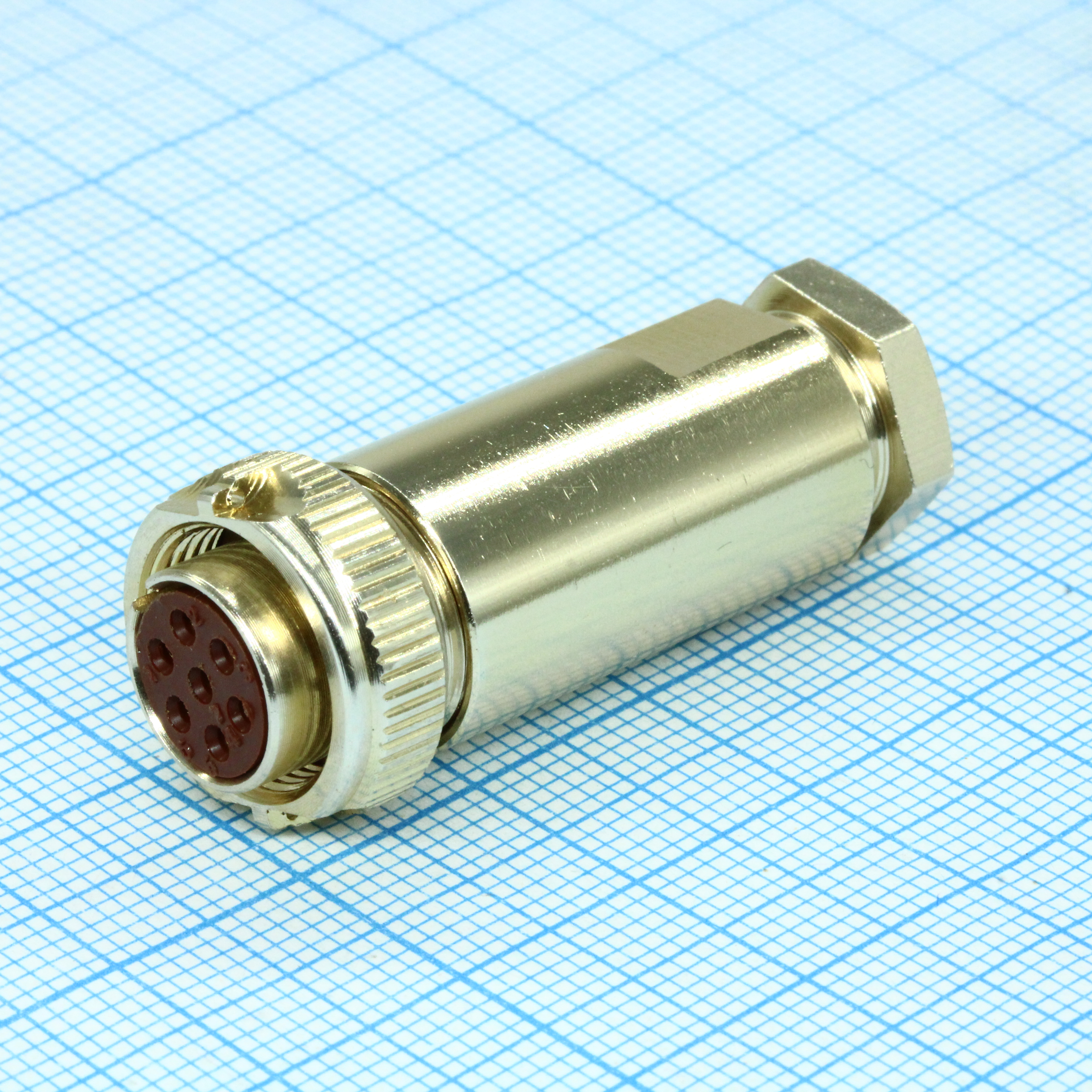 PY04-7T - Кабельная розетка с кожухом