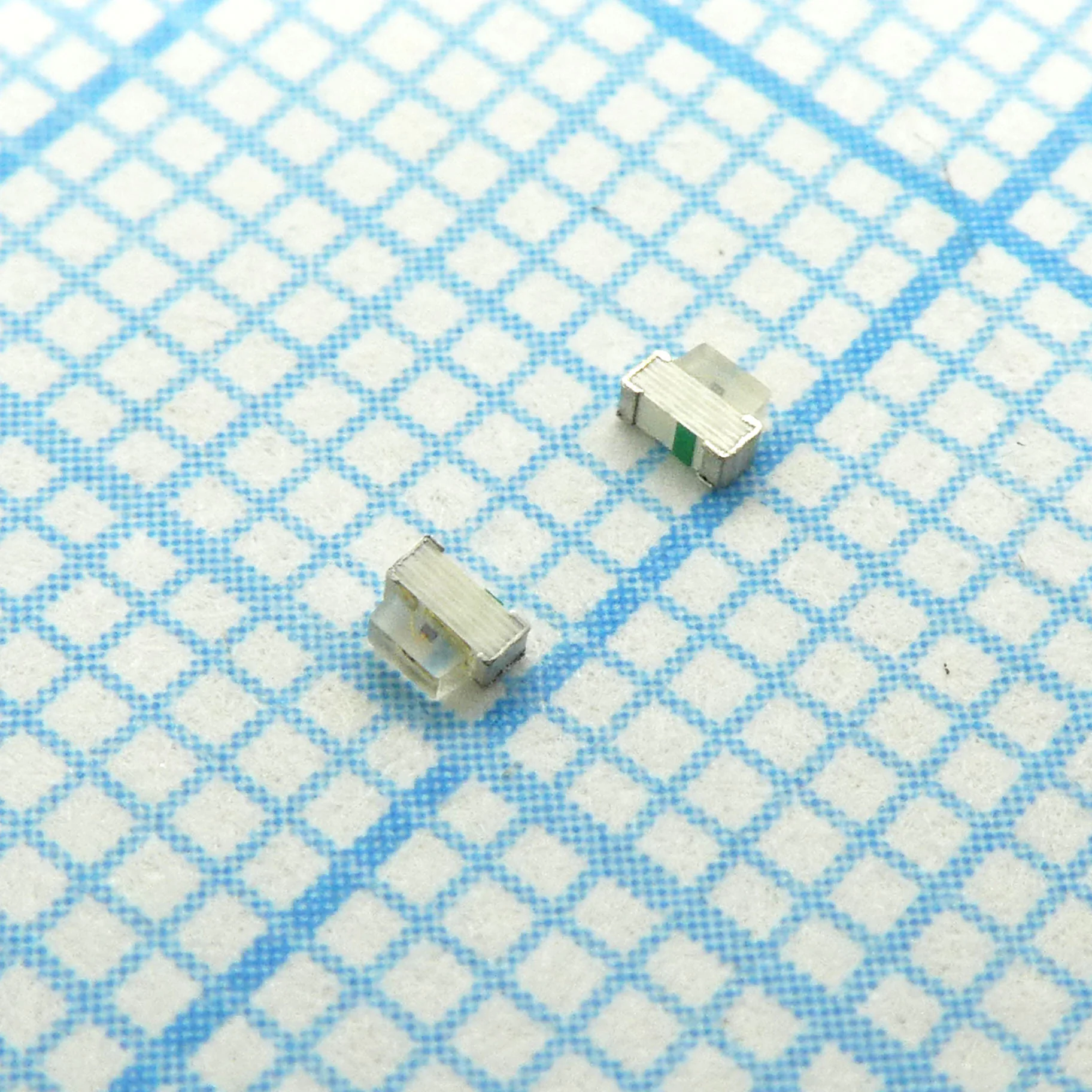 KPA-1606ZGC - Светодиод smd 1,6х0,6мм/зеленый/525нм/200-400мкд/прозрачный/110°/угловой