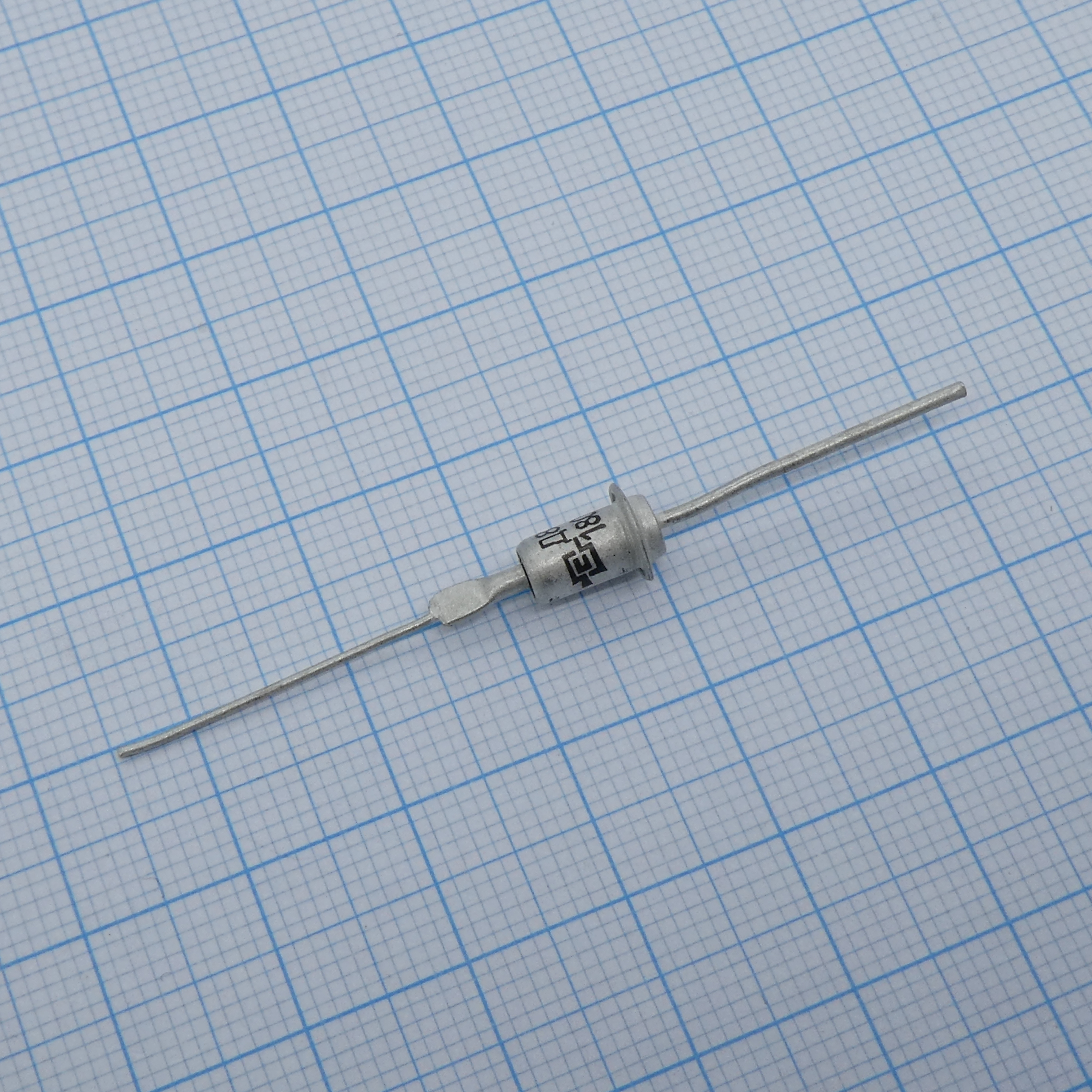 Д814В - Стабилитрон 0.34Вт 10В