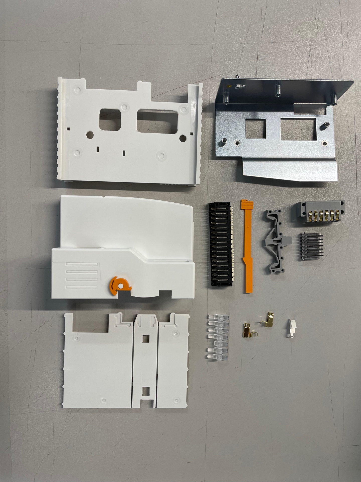 Корпус модуля DF750-HT-002-11 - Корпус модуля ввода / вывода, (без электронных компонентов) интерфейс RJ-45, светодиоды, 16 разрядный силовой модуль, тип монтажа: DIN35