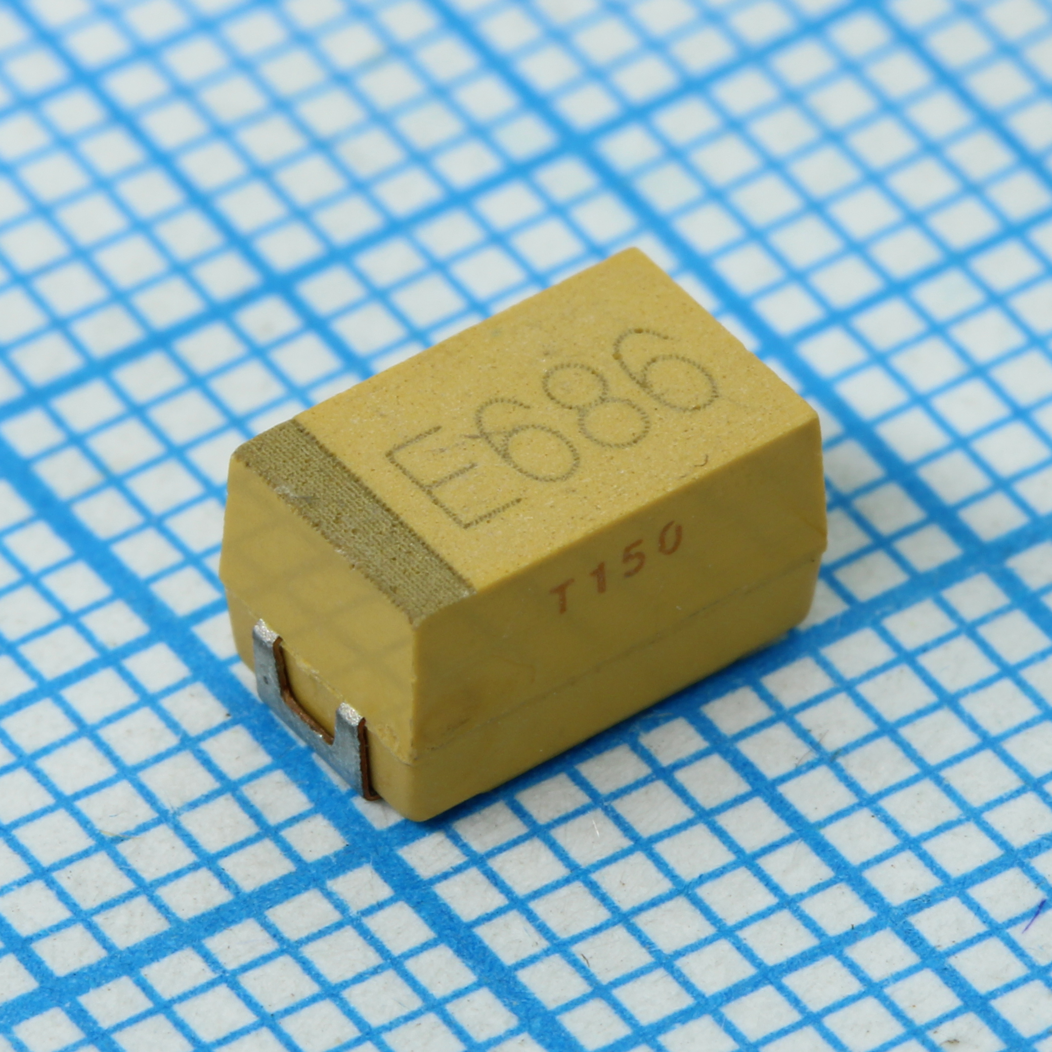 CA45L-E025K686TE250 - Конденсатор танталовый 68мкФ ±10% 25В типоразмер Е низкое ESR