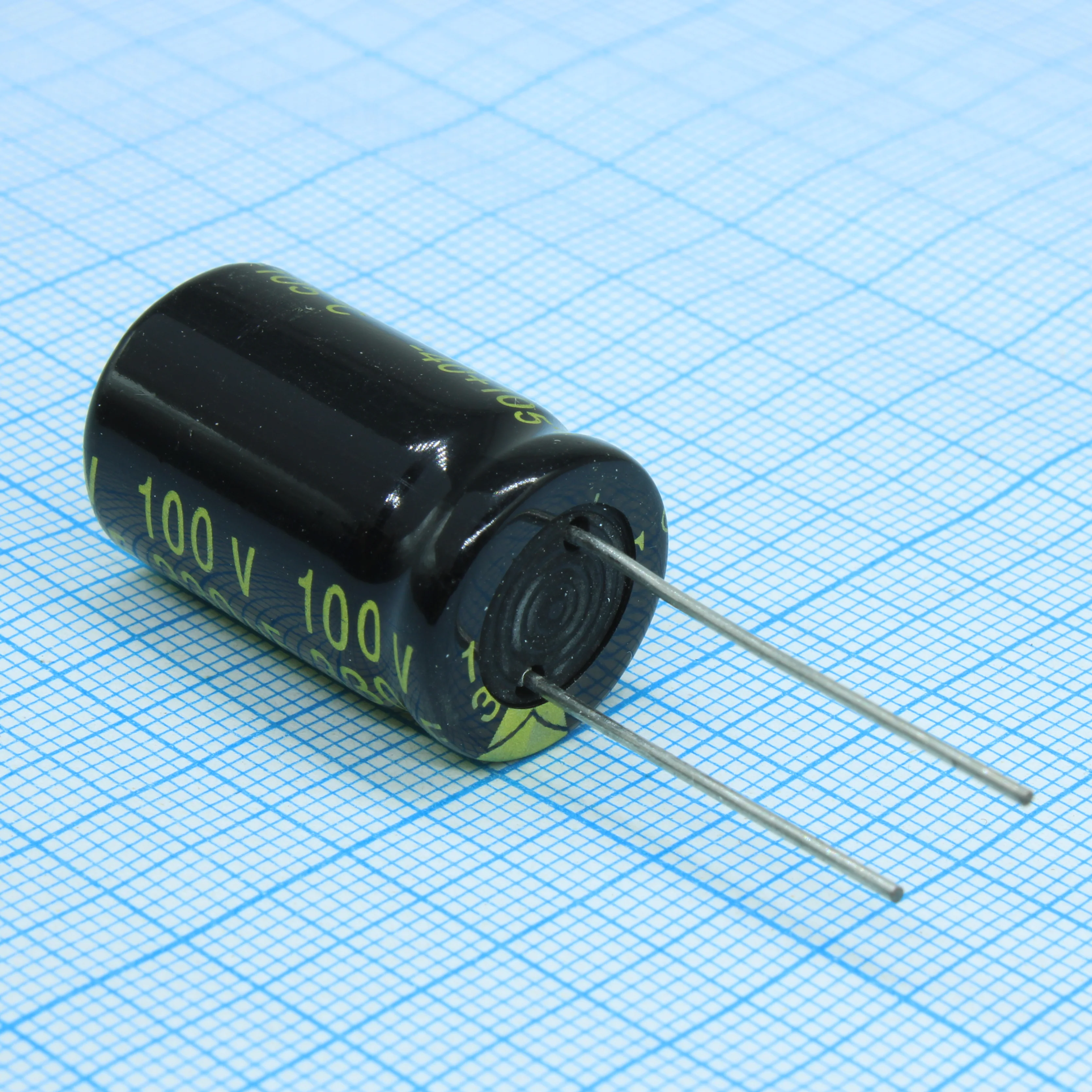 TS14011V222MSB0C0R - Конденсатор алюминиевый электролитический радиальный 2200мкФ 35В ±20% 16*25 P:7.5мм 937мА 2000ч 105°C