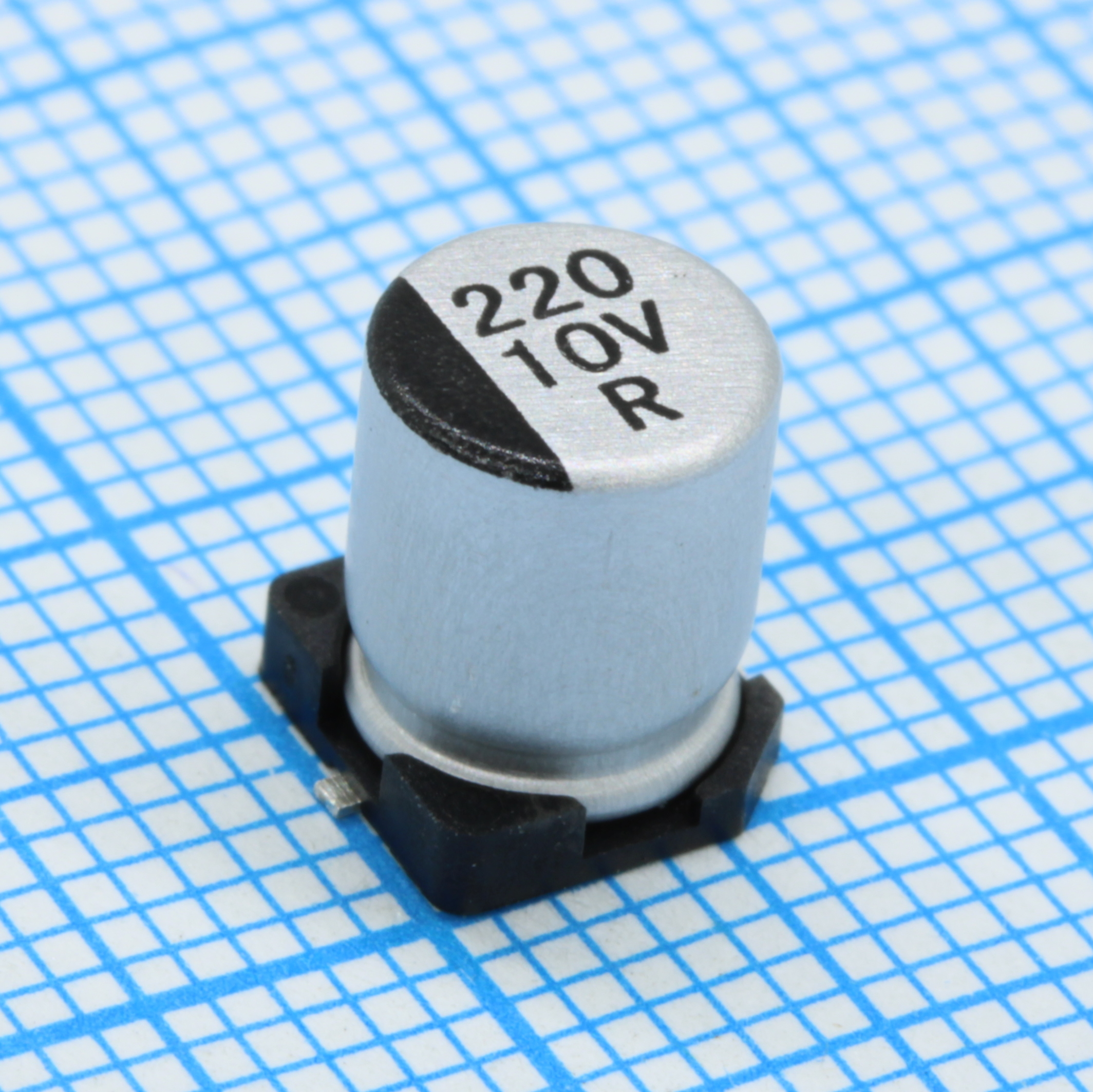 EZV221M10RC8 - Конденсатор алюминиевый  электролитический 220мкФ 10В ±20% (6.3 X 7.7мм) для поверхностного монтажа 280мА 2000час 105°С лента на катушке