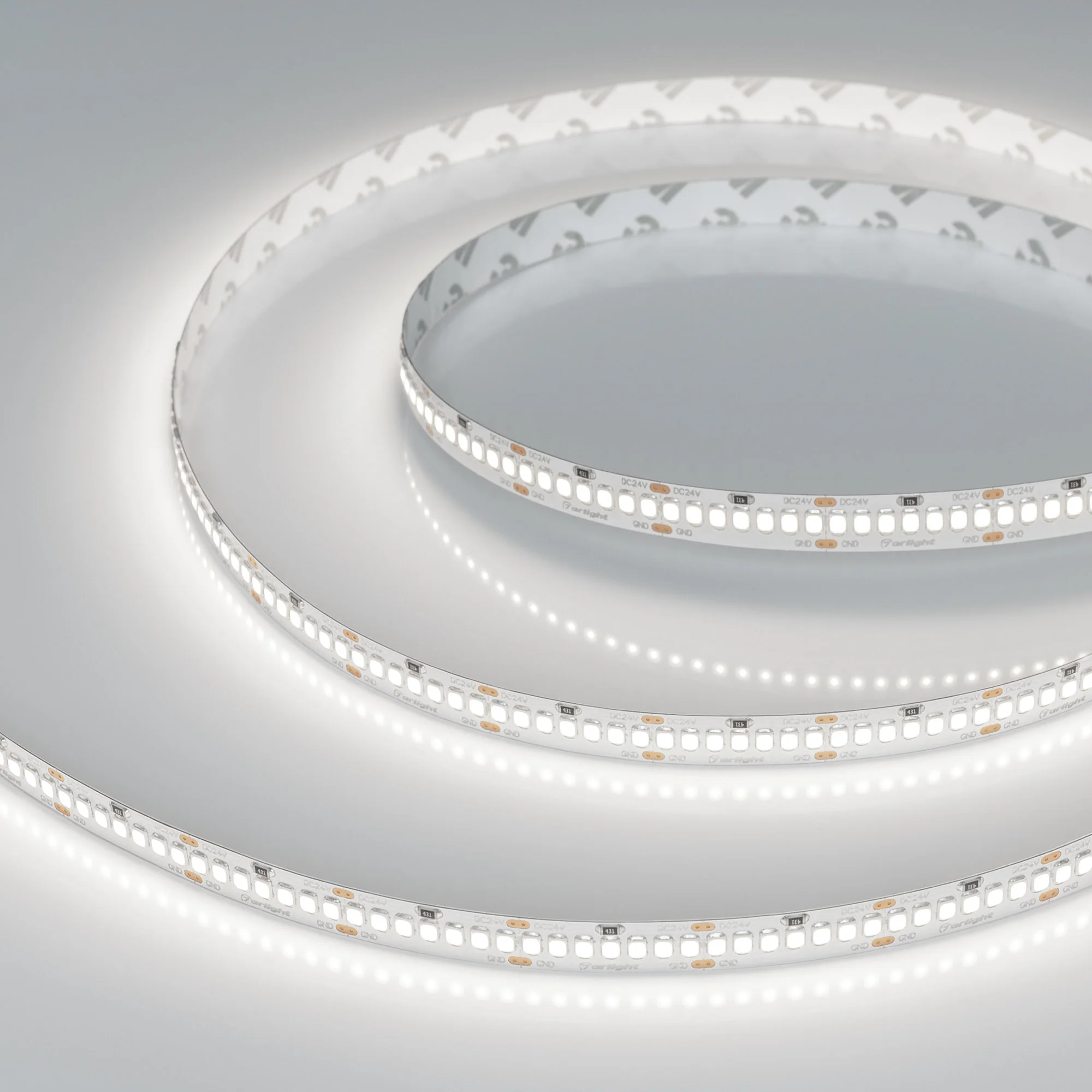Лента UL-A252-10mm 24V Day5000 (11 W/m, IP20, 5m) 042316 - Светодиодная лента UL-A252, открытая. Светодиоды 2835, 252 шт/м (1260 шт на 5 м), белая плата, ширина 10 мм, скотч 3M. Цвет ДНЕВНОЙ 5000 K, цветопередача CRI>90, угол 120°. Питание 24V, мощность 1