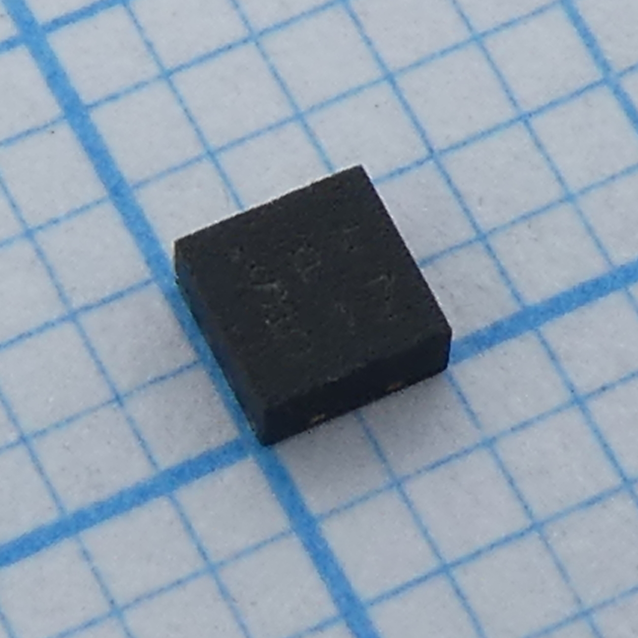 SPF-5122Z - РЧ-усилитель, малошумящий, 0.05 - 4ГГц