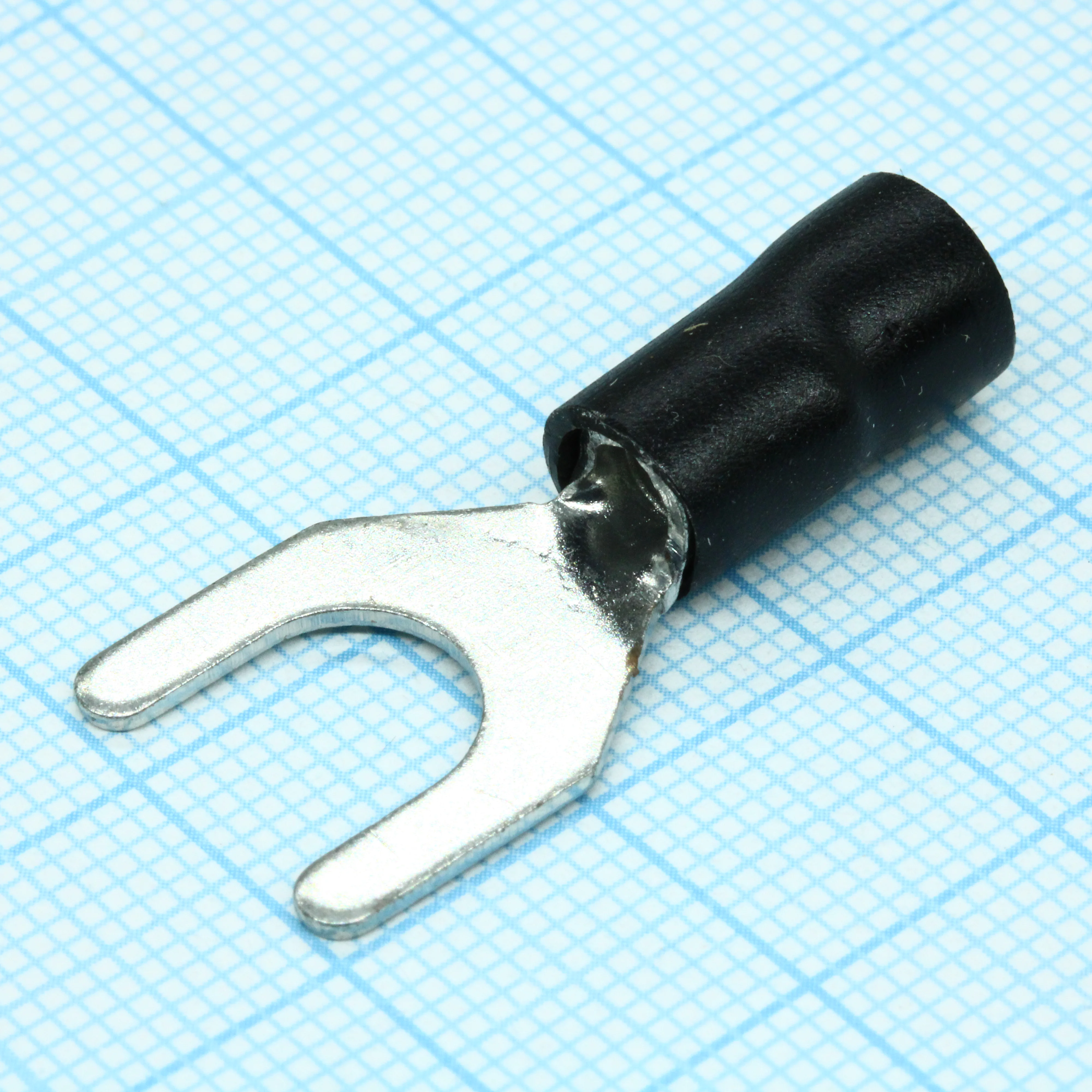 SV5.5-8  Black - наконечник кабельный вилочный с изоляцией d=8.4мм, сеч. пров.4.0-6.0мм2