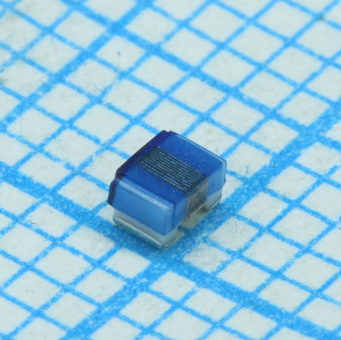 AISC0805-R10J-0.35A - Проволочная SMD индуктивность на керамике 150МГц 100нГн ±5% 350мА RDC 0.42Ом 40Q