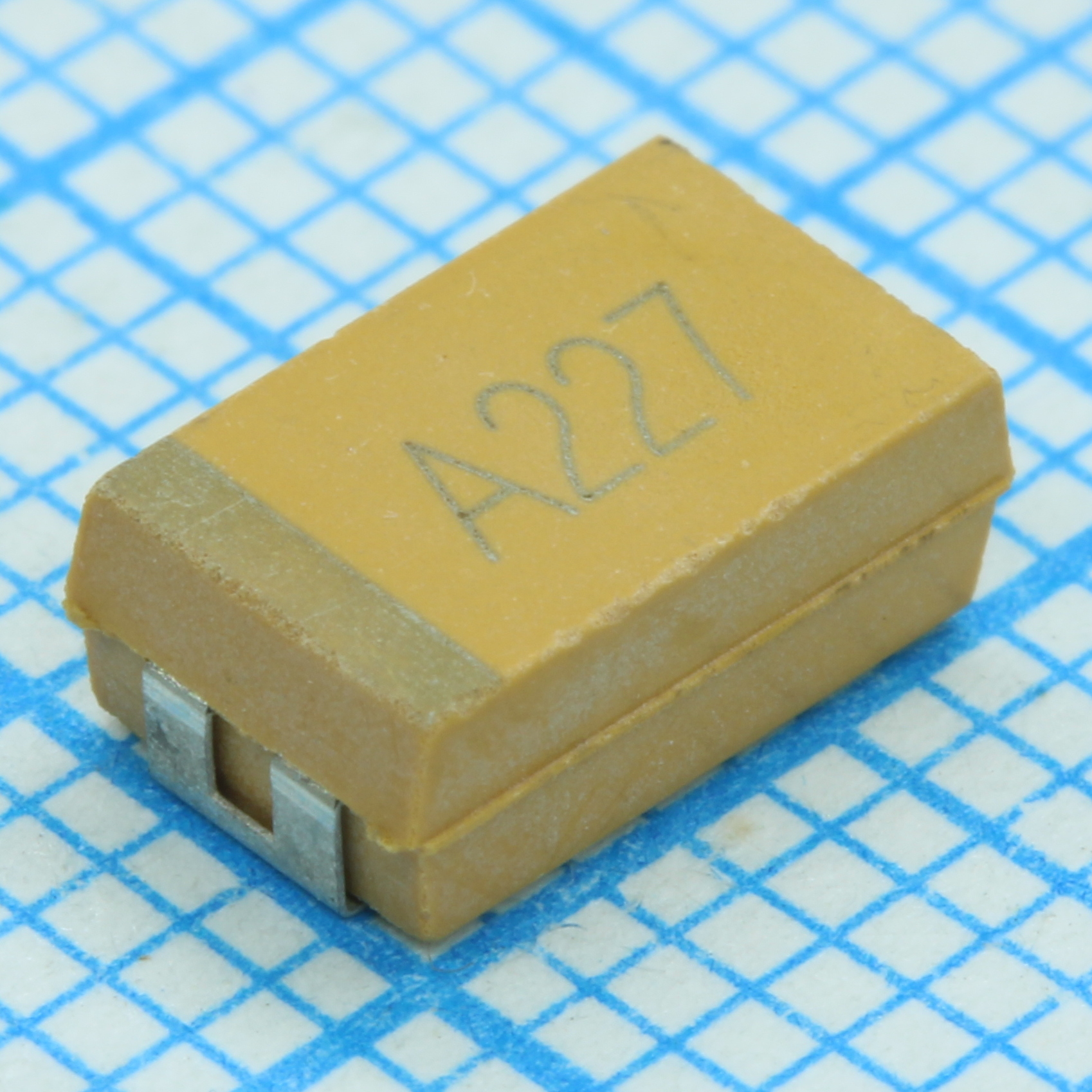 TS20000J331KDT000R - ЧИП-конденсатор танталовый 330мкФ ±10% 6.3В типоразмер D (7.3 X 4.3 X 2.8мм) 125С лента на катушке
