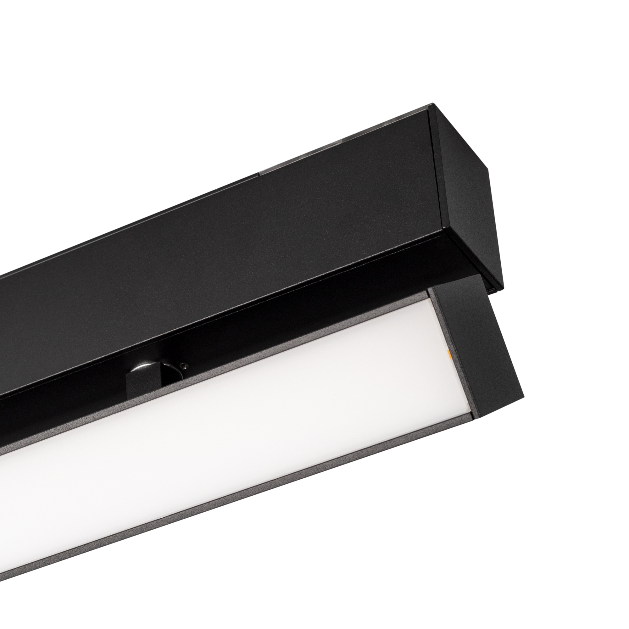 Светильник MAG-FLAT-FOLD-45-S405-12W Warm3000 (BK, 100 deg, 24V) 026991 - Светильник поворотный для магнитных треков шириной 45мм, 12Вт. Цвет свечения ТЕПЛЫЙ 3000K, световой поток 1200лм, угол 100°, CRI>90. Корпус прямоугольный, металл, цвет черный, IP20.