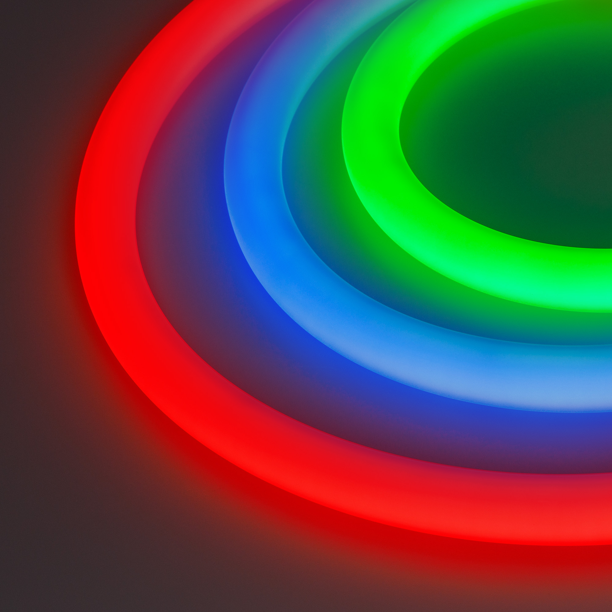 Лента герметичная MOONLIGHT-BLACK-SIDE-G280-D25mm 24V RGB 360deg (14.4 W/m, IP65, 3m, wire x1) 047041 - Гибкая герметичная лента (неон серии MOONLIGHT BLACK) чёрного цвета, сечение 25х25 мм. Светодиоды SMD 3838 280 шт/м. Цвет свечения RGB, угол излучения 